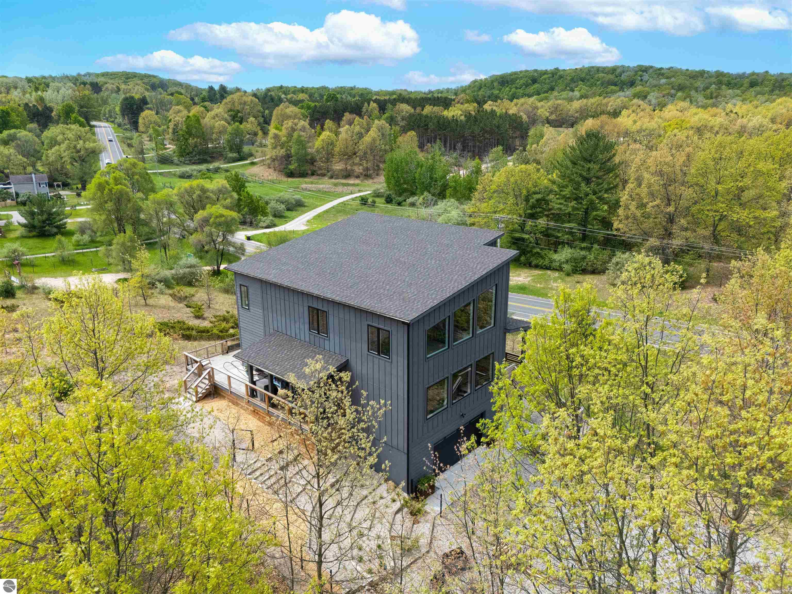 2810 Holiday Village Court