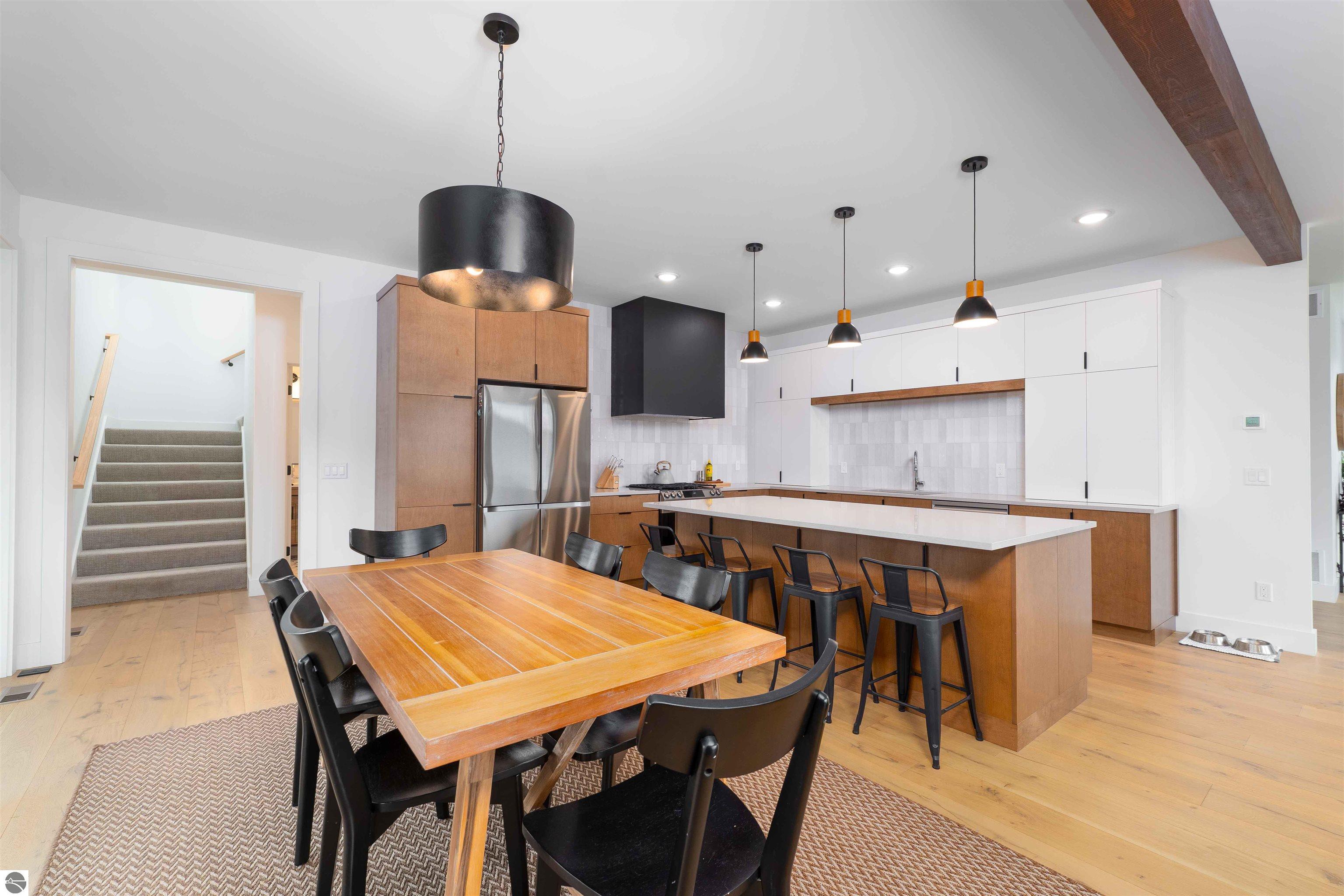 2810 Holiday Village Court