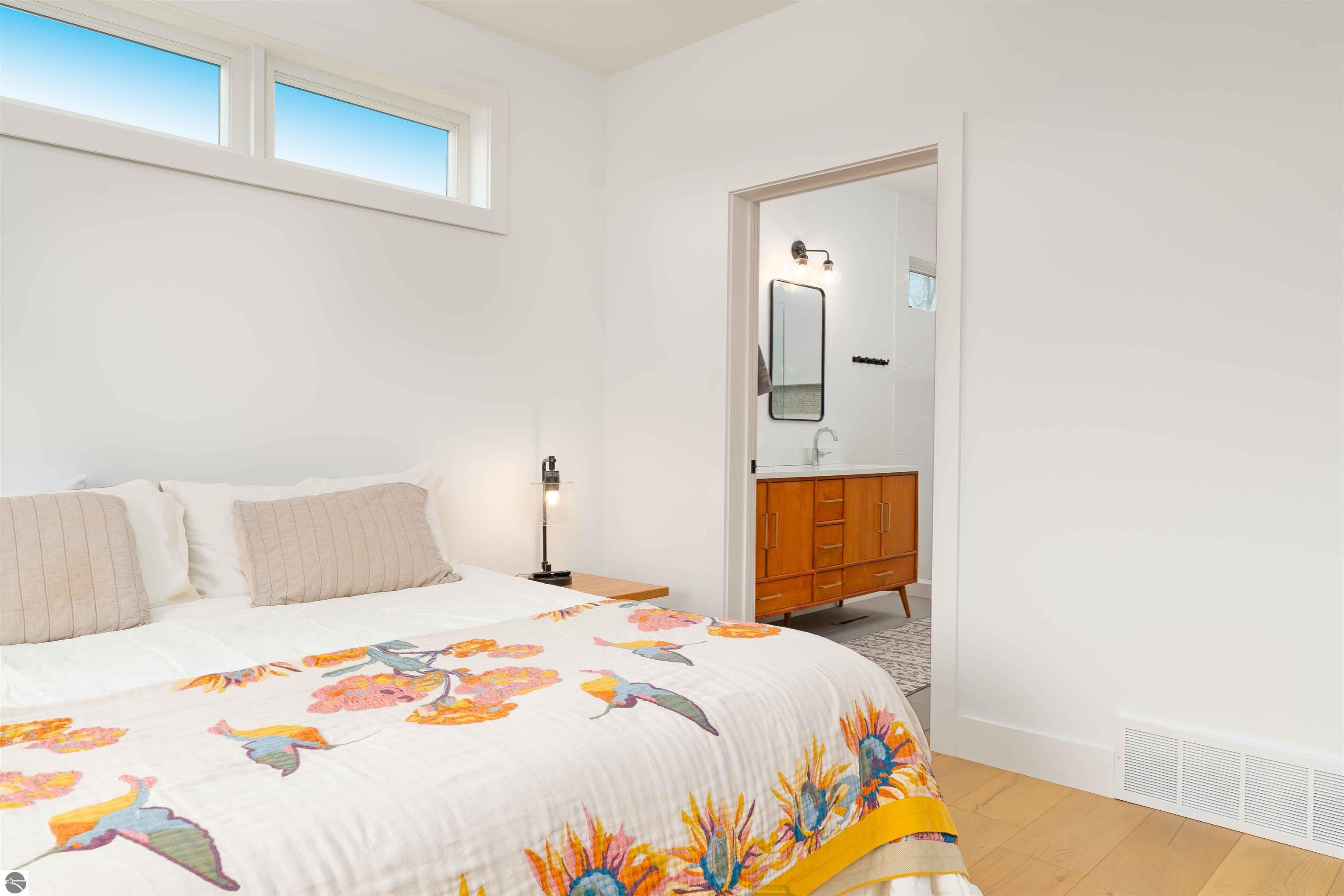 2810 Holiday Village Court