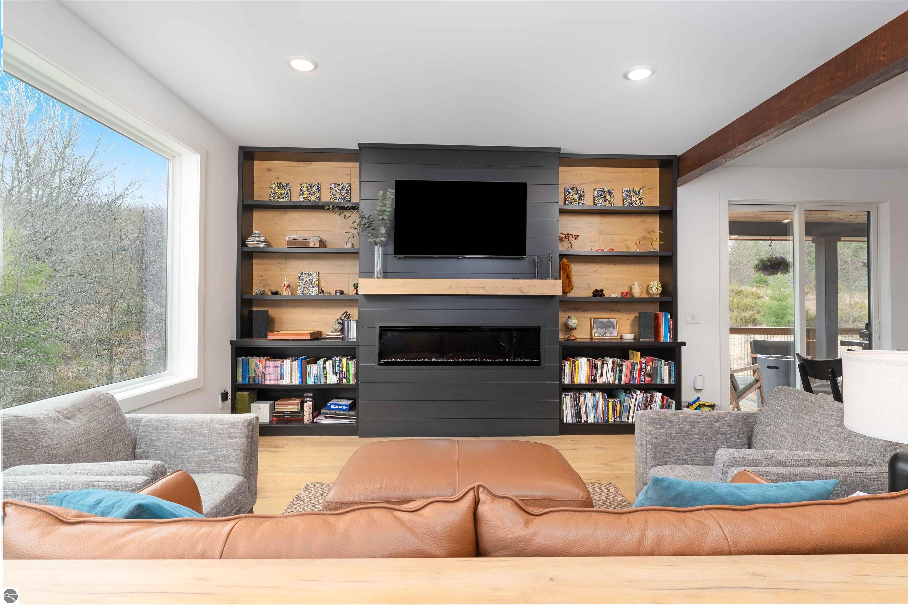 2810 Holiday Village Court