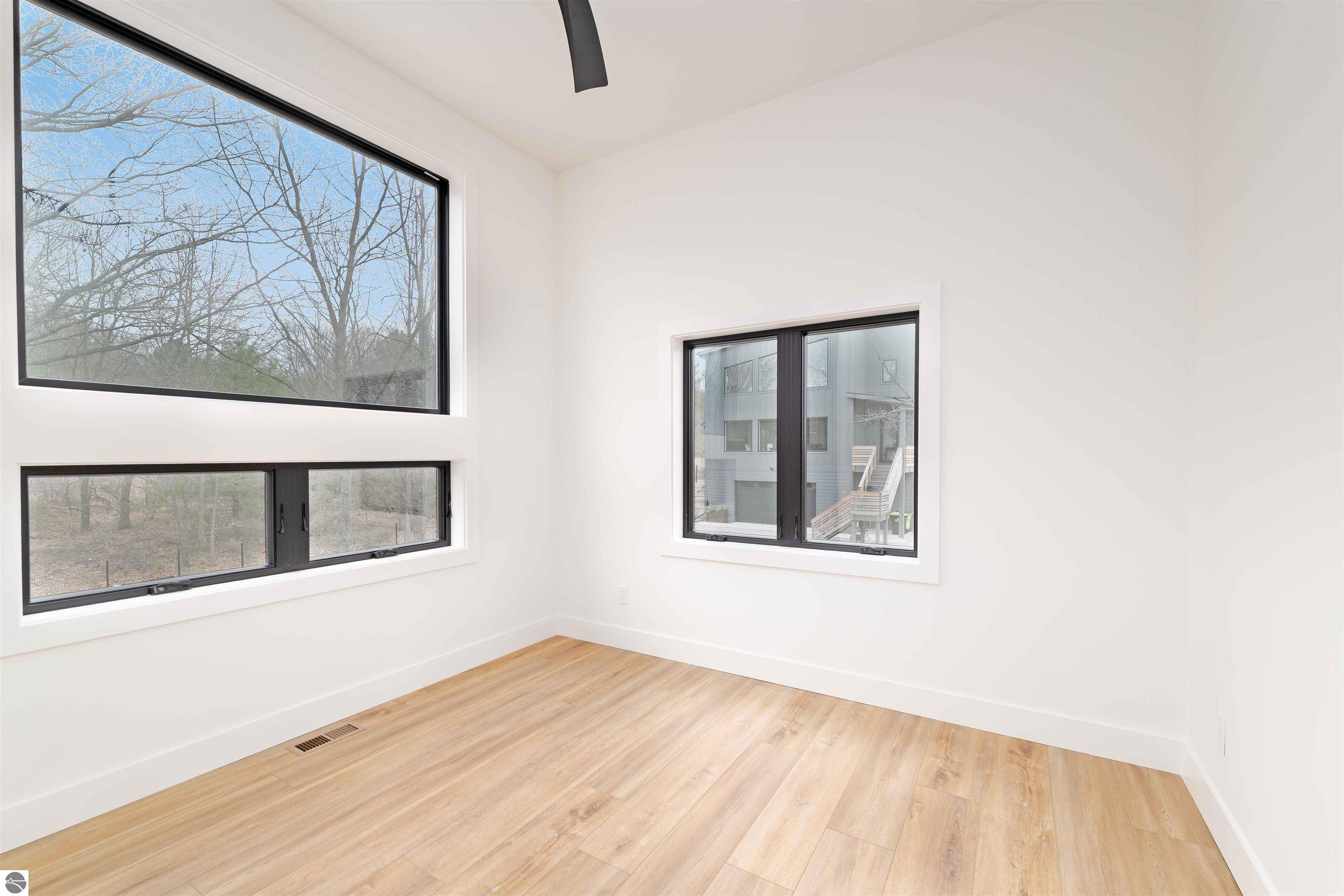 2810 Holiday Village Court