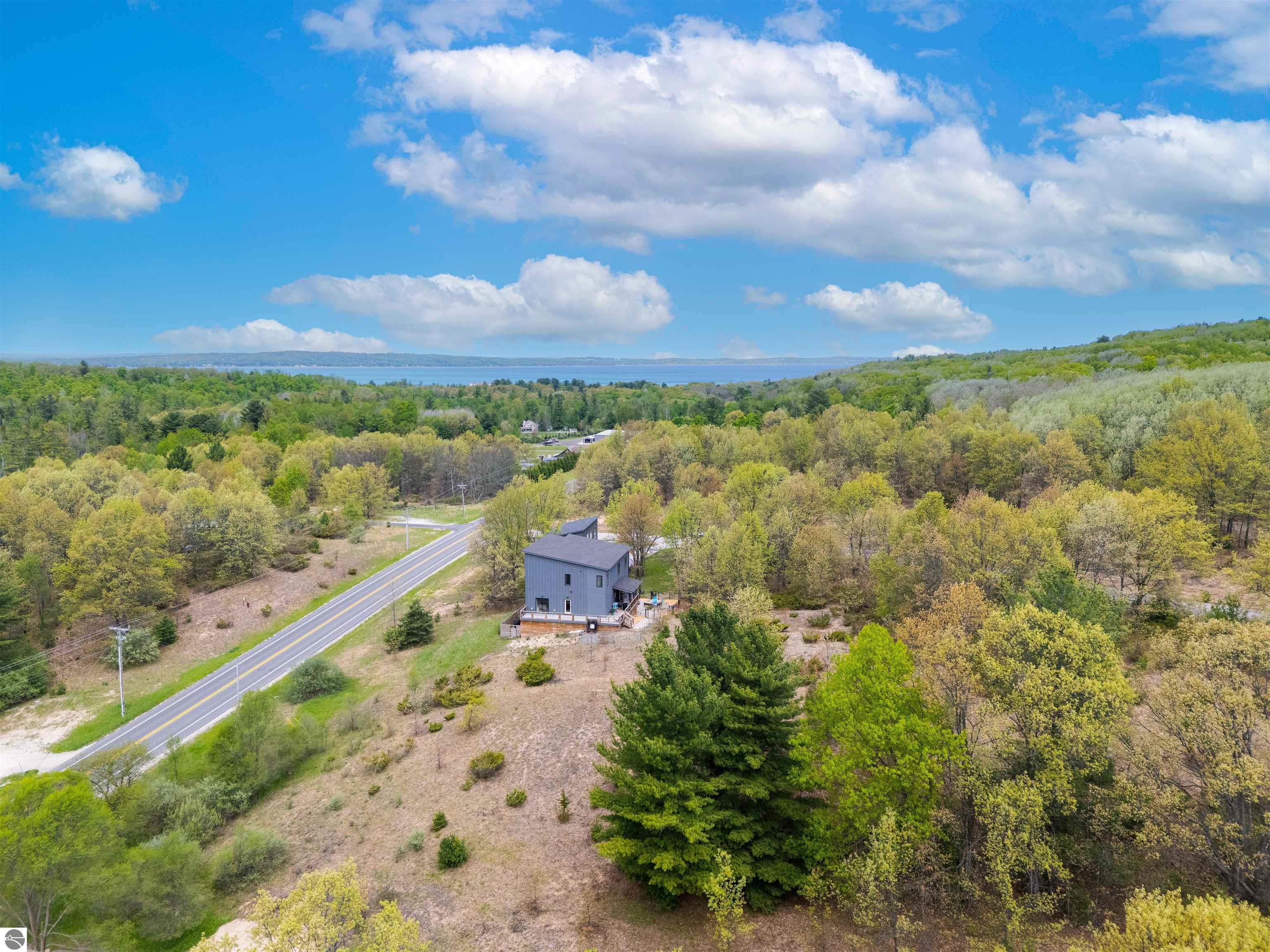 2810 Holiday Village Court