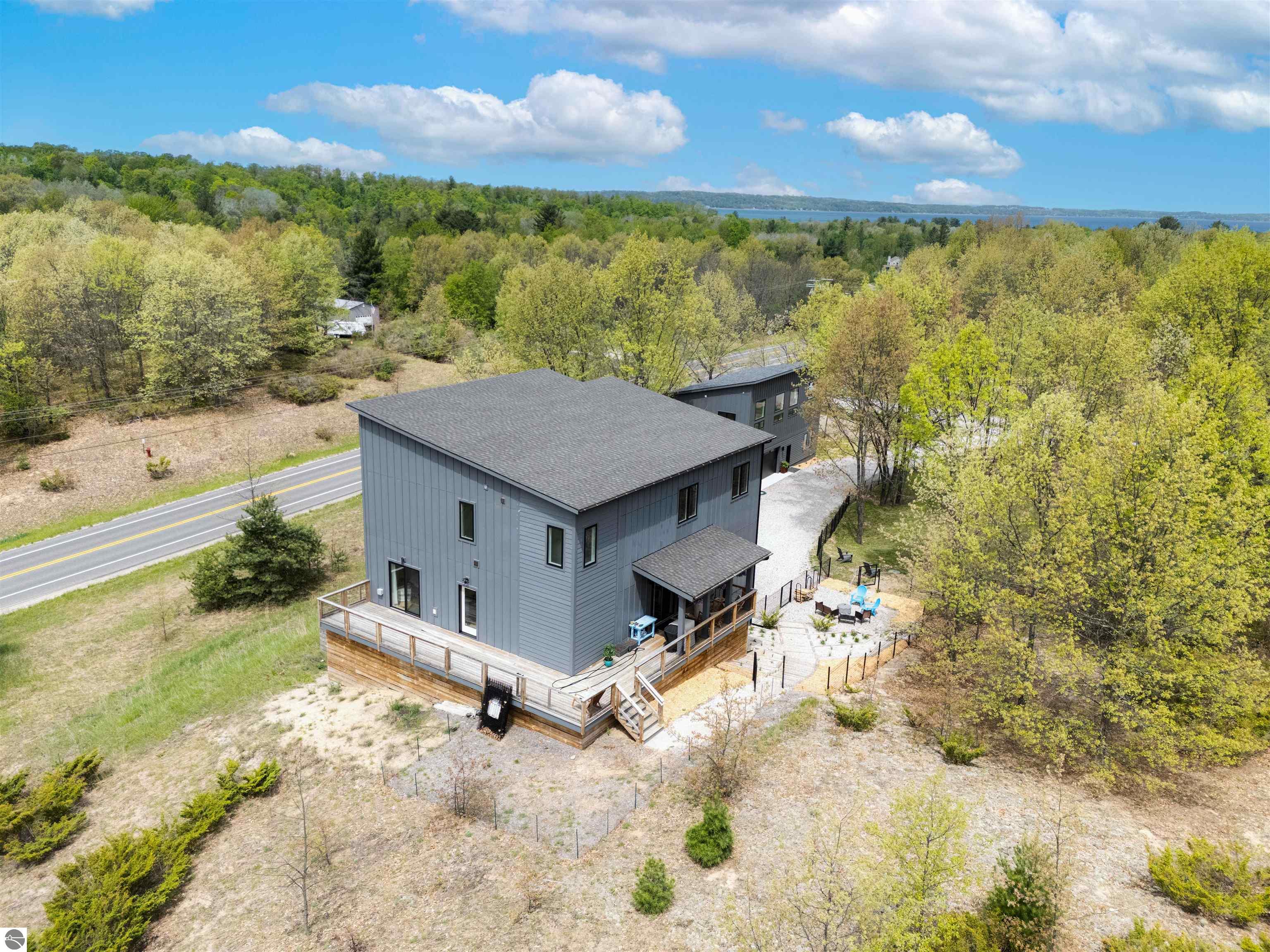2810 Holiday Village Court
