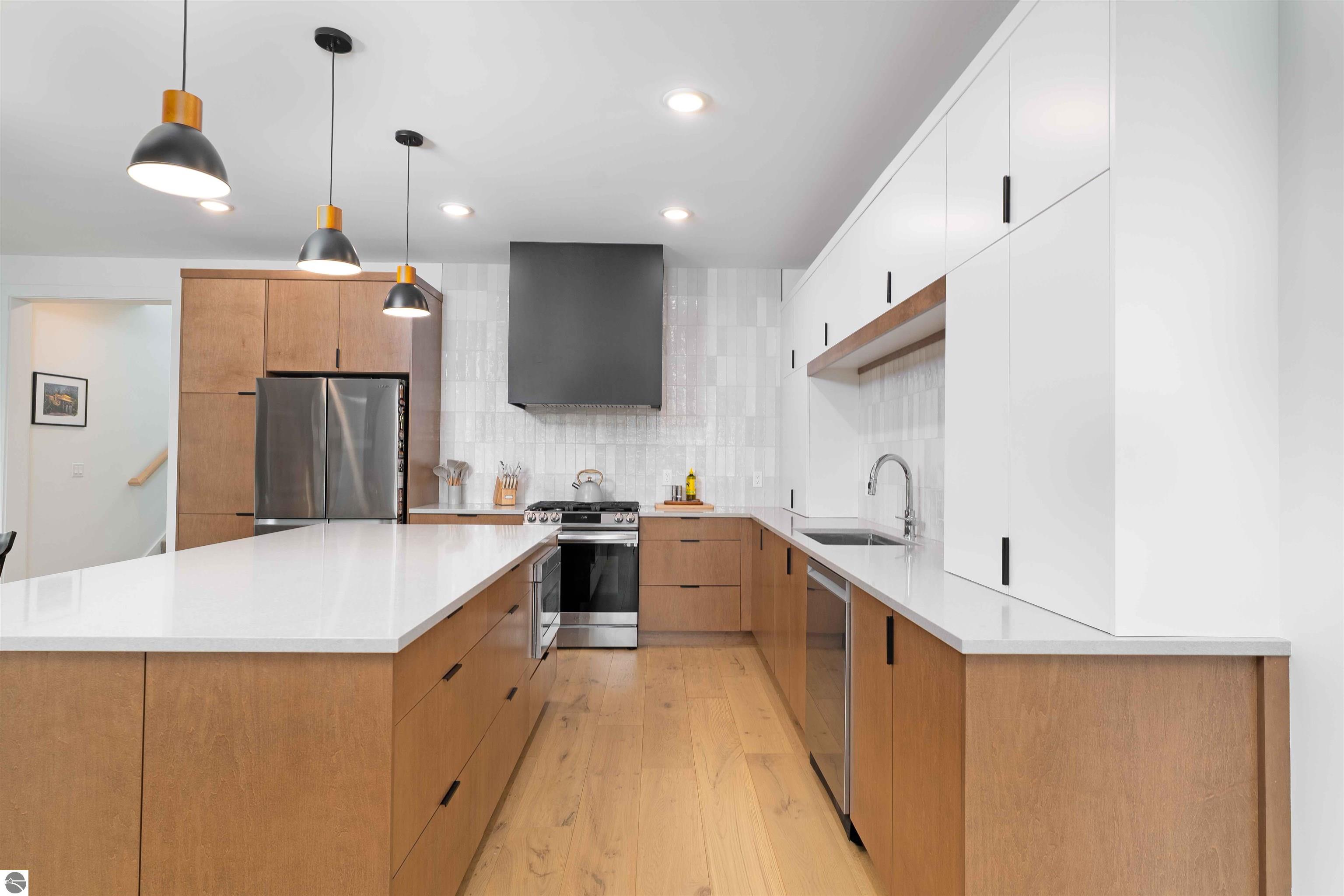2810 Holiday Village Court