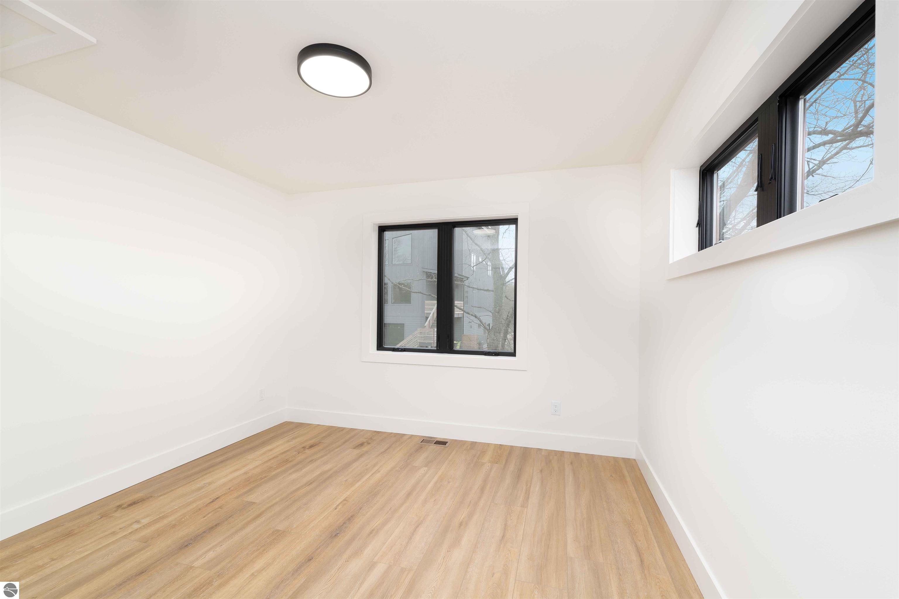 2810 Holiday Village Court