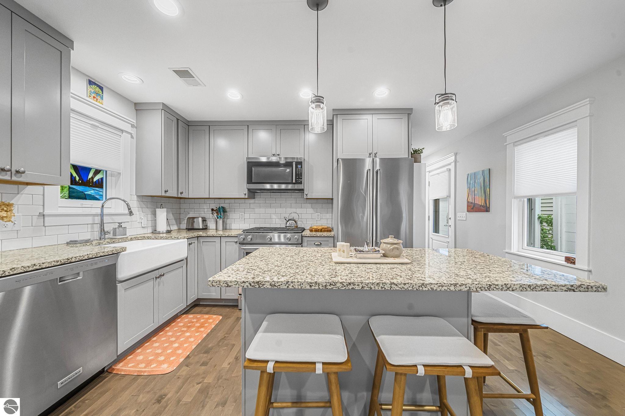 334 W Twelfth Street