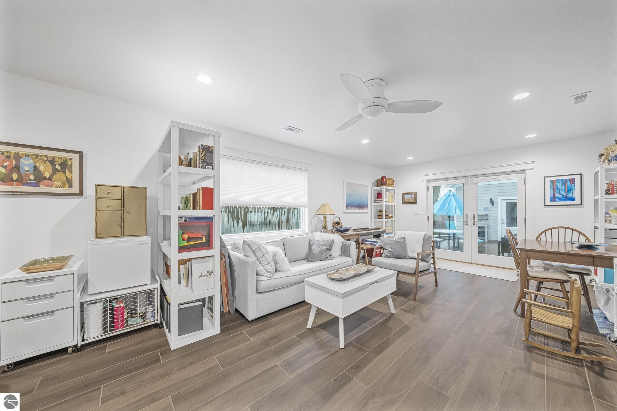 334 W Twelfth Street