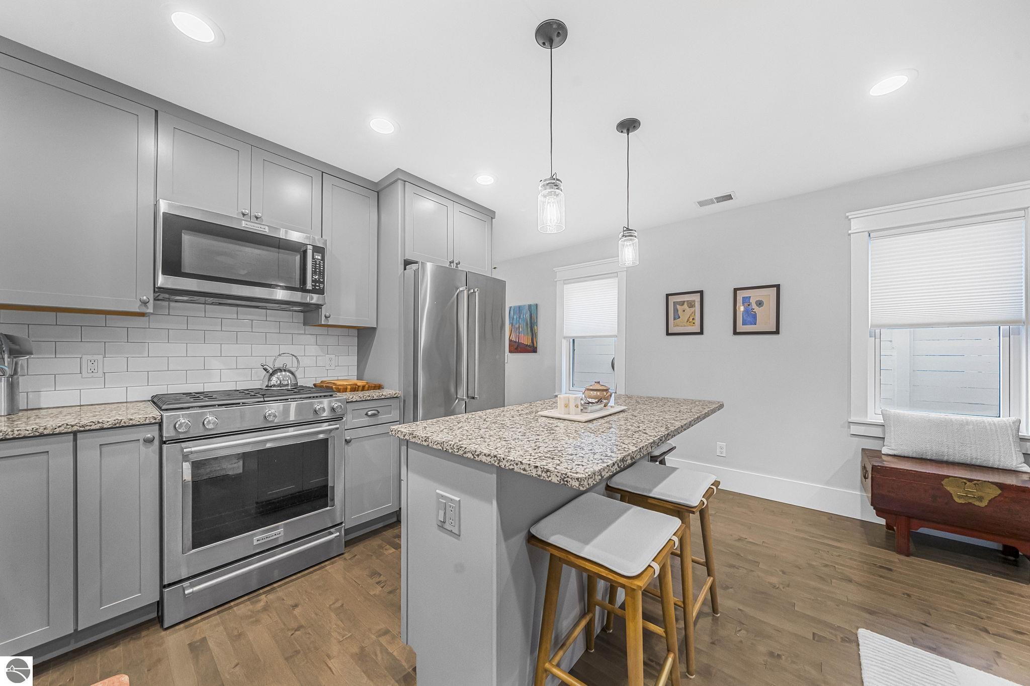 334 W Twelfth Street
