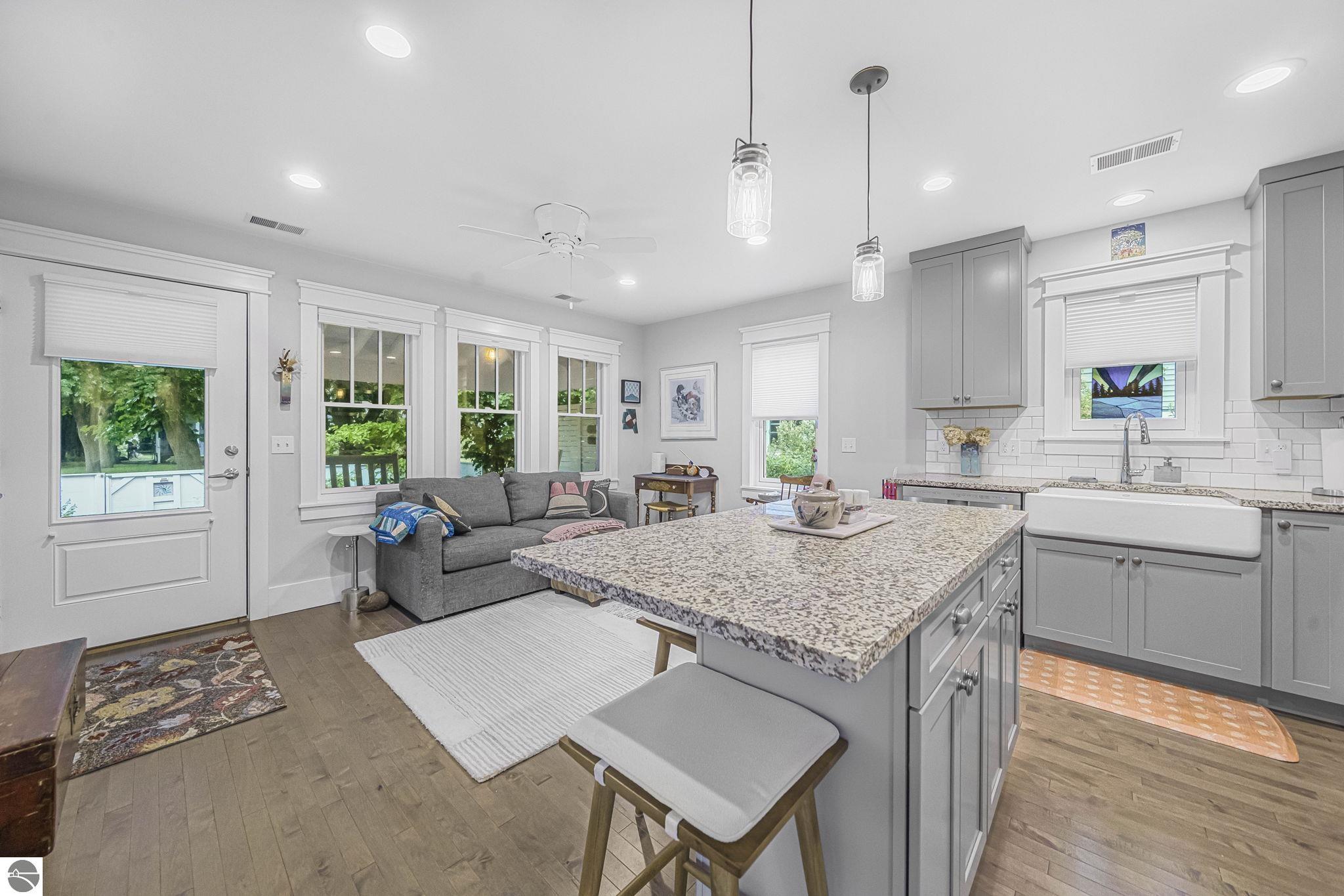 334 W Twelfth Street
