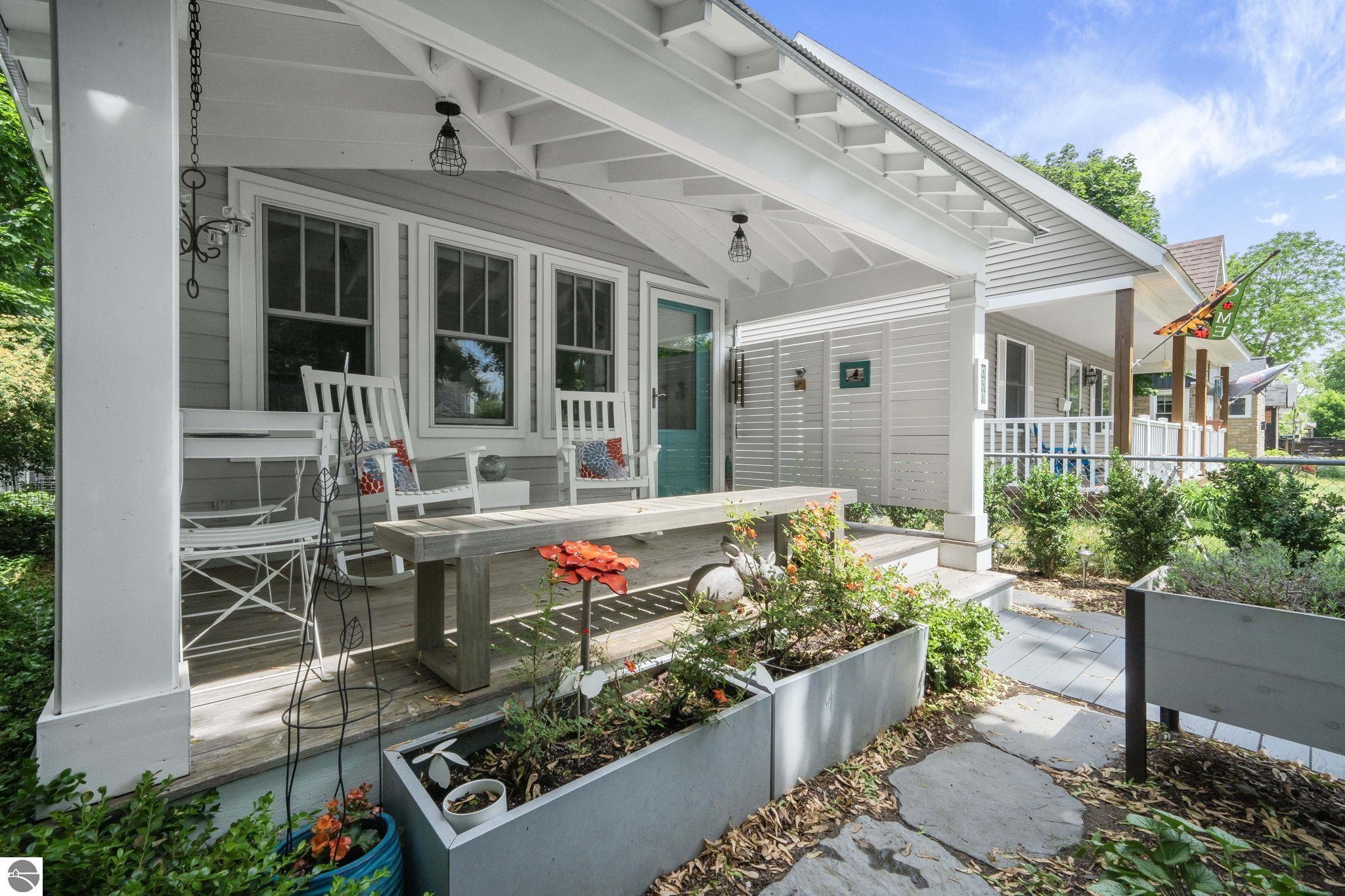 334 W Twelfth Street