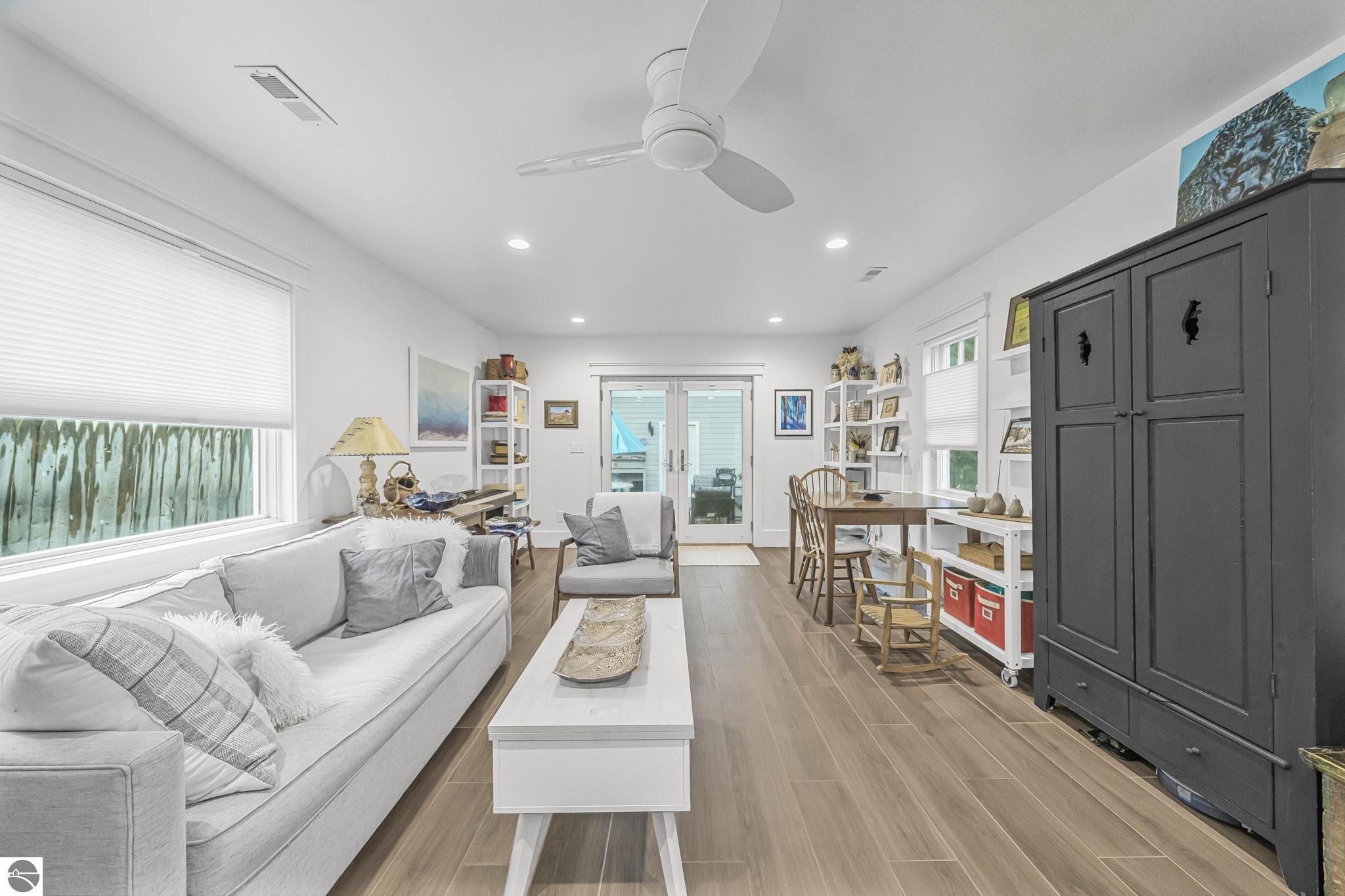 334 W Twelfth Street