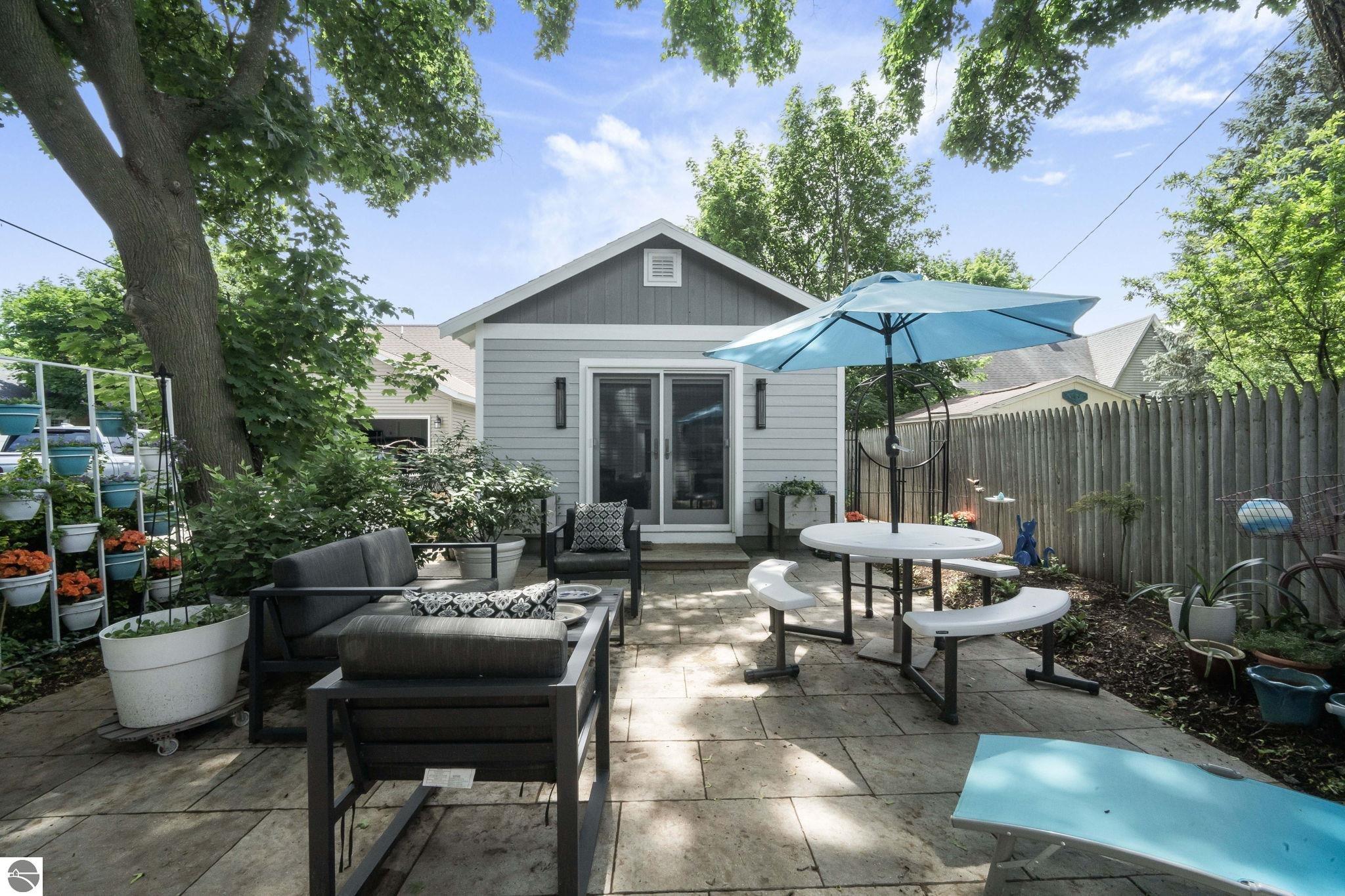 334 W Twelfth Street