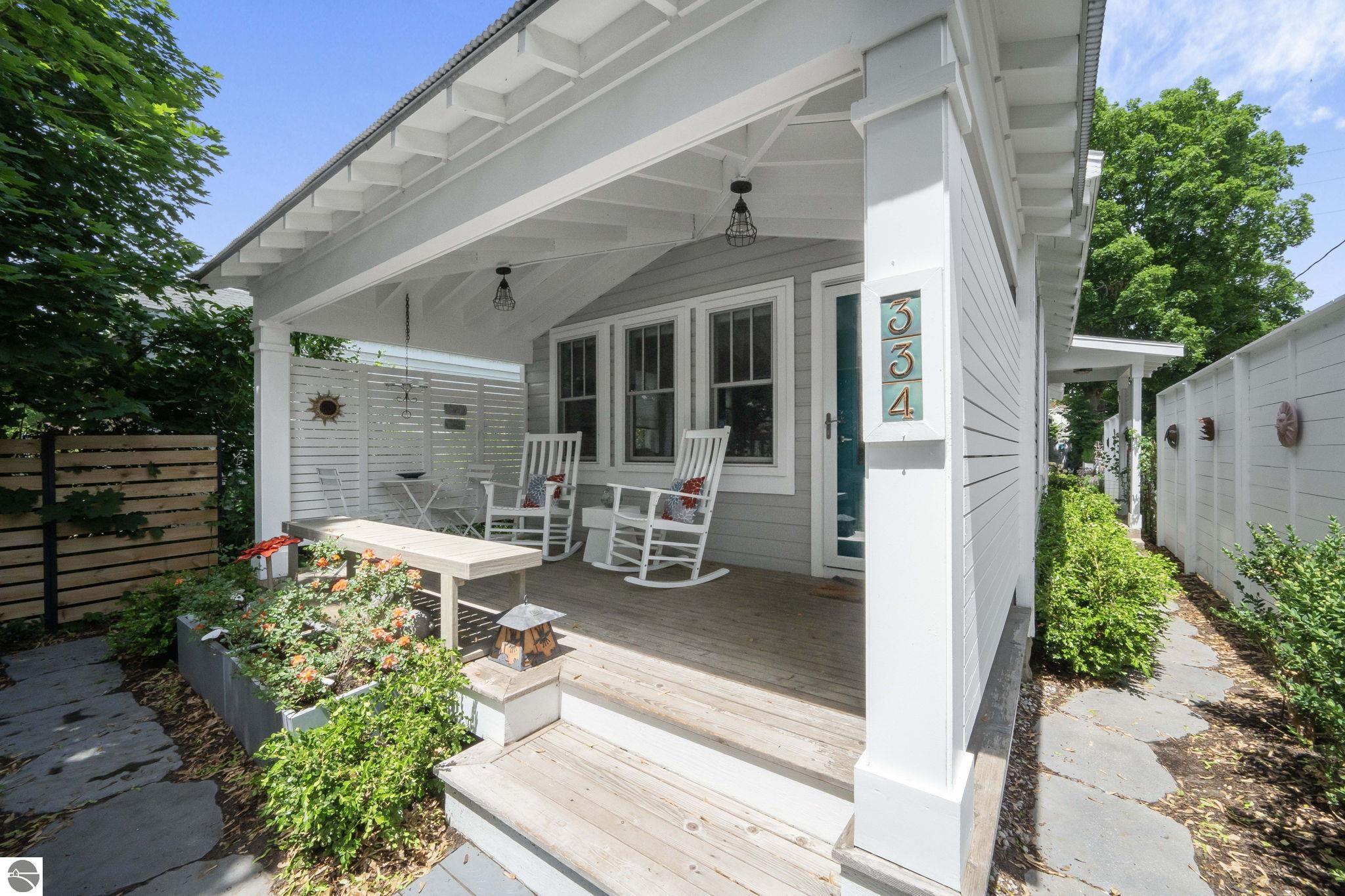 334 W Twelfth Street