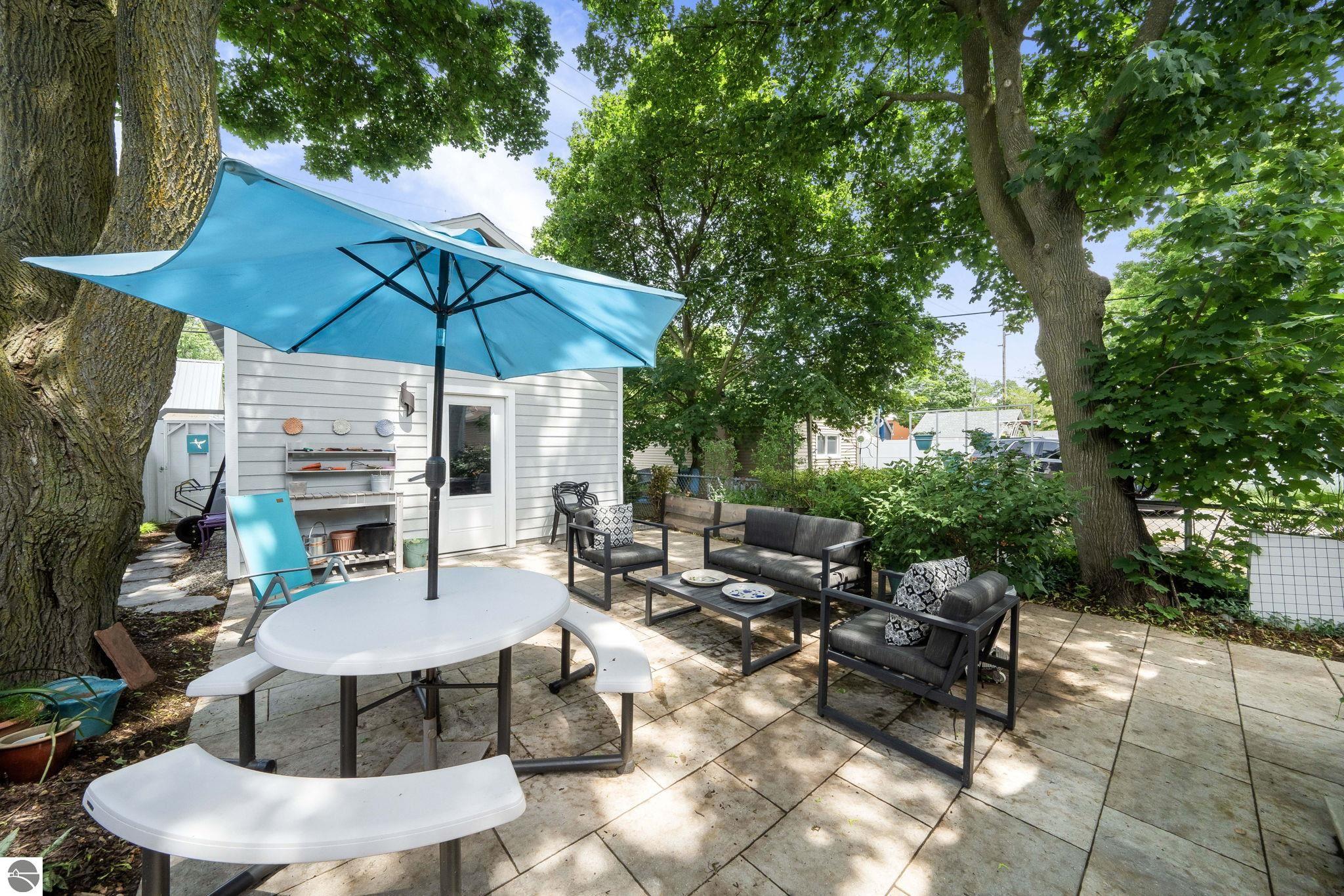 334 W Twelfth Street