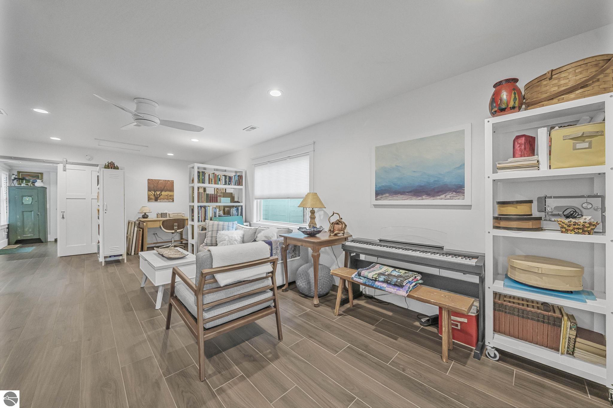 334 W Twelfth Street