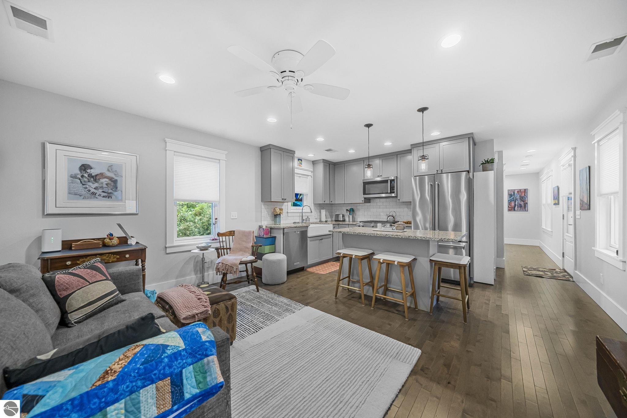 334 W Twelfth Street