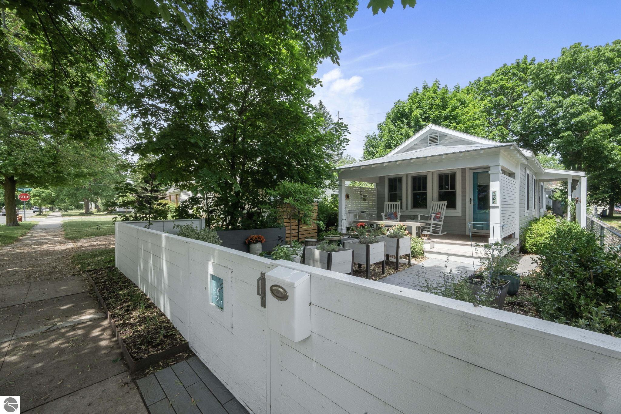 334 W Twelfth Street