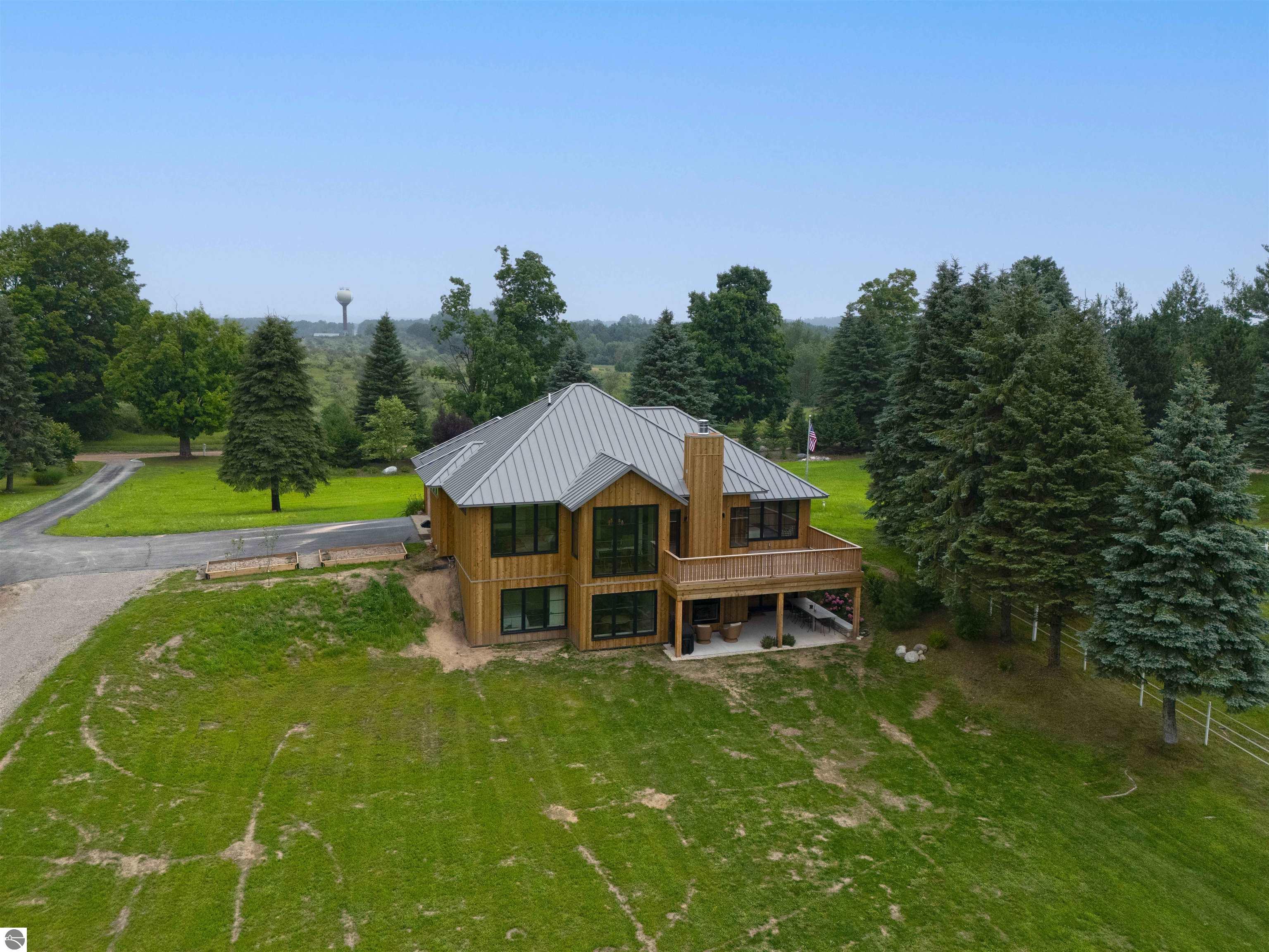 7692 Crisp Road