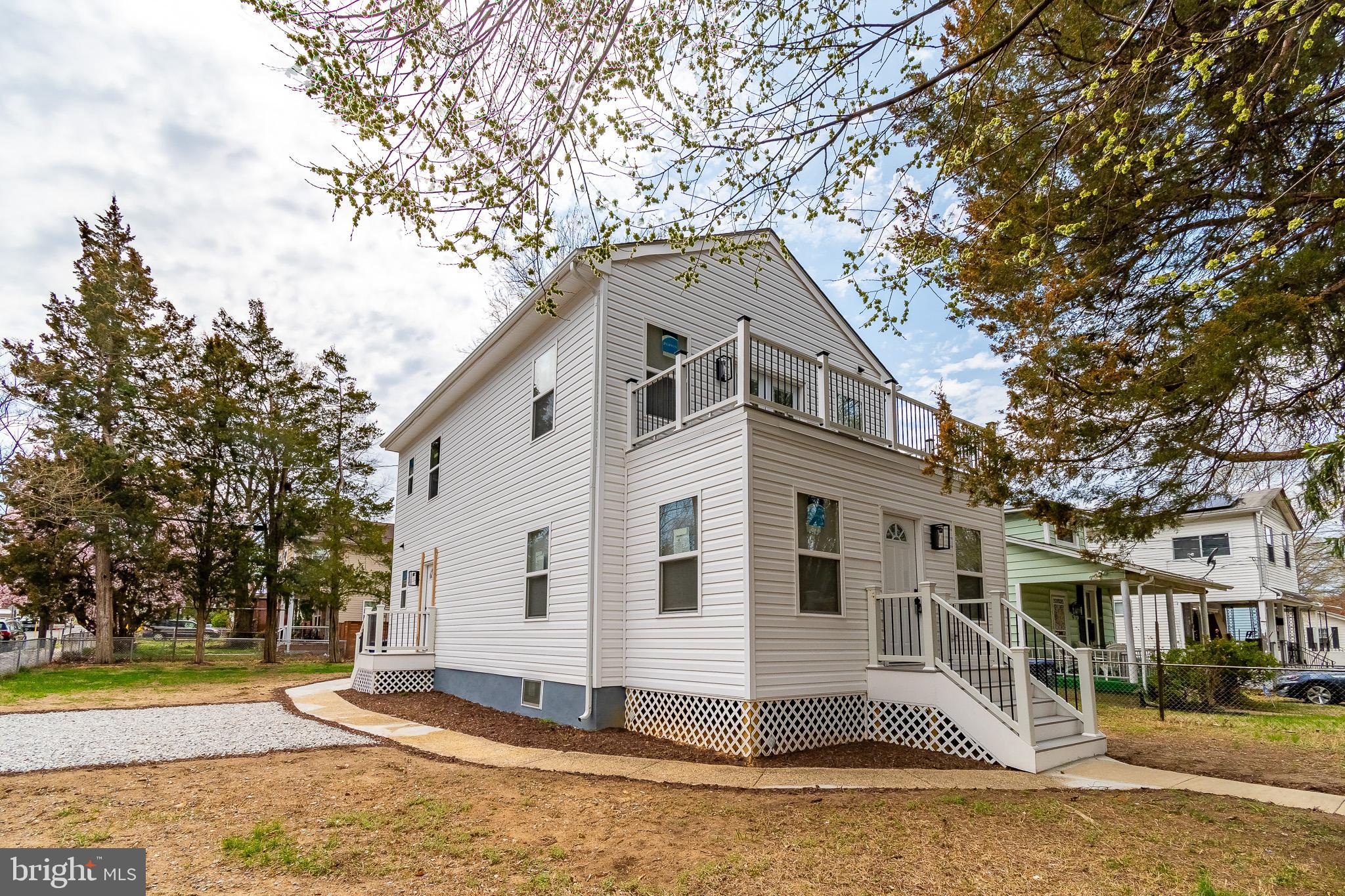 3127 G ST SE