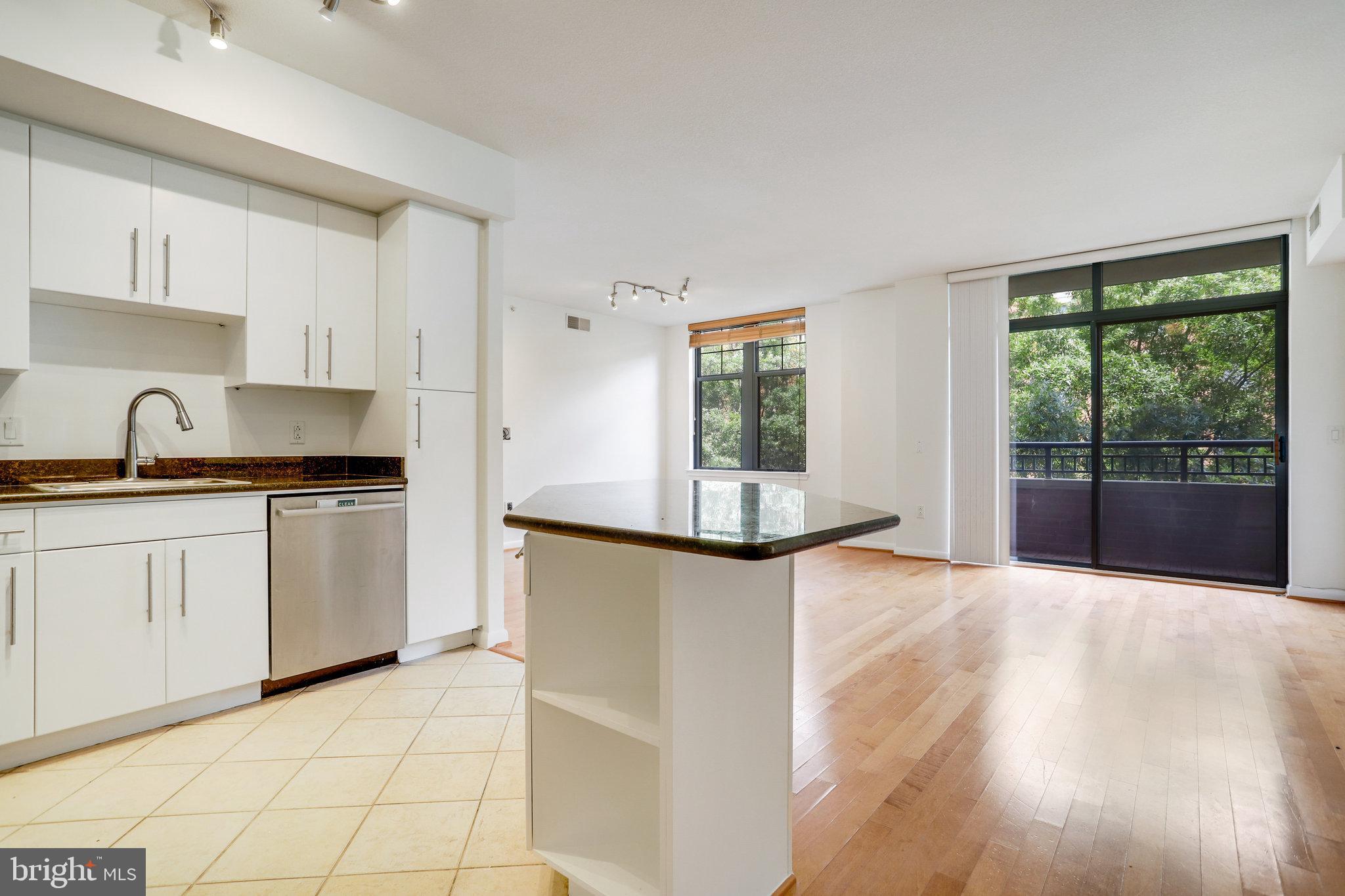 1021 N Garfield St #505