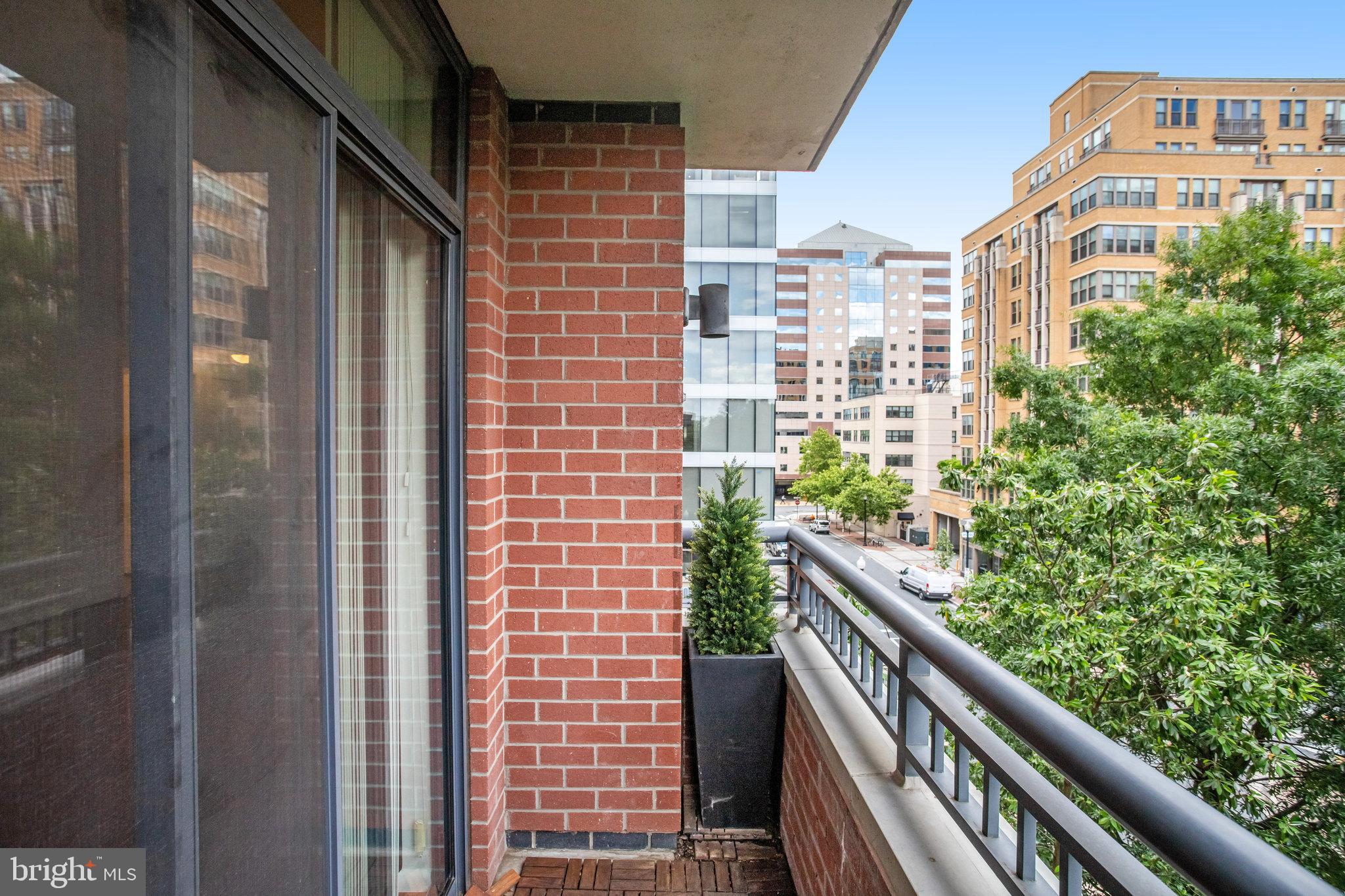 1021 N Garfield St #505