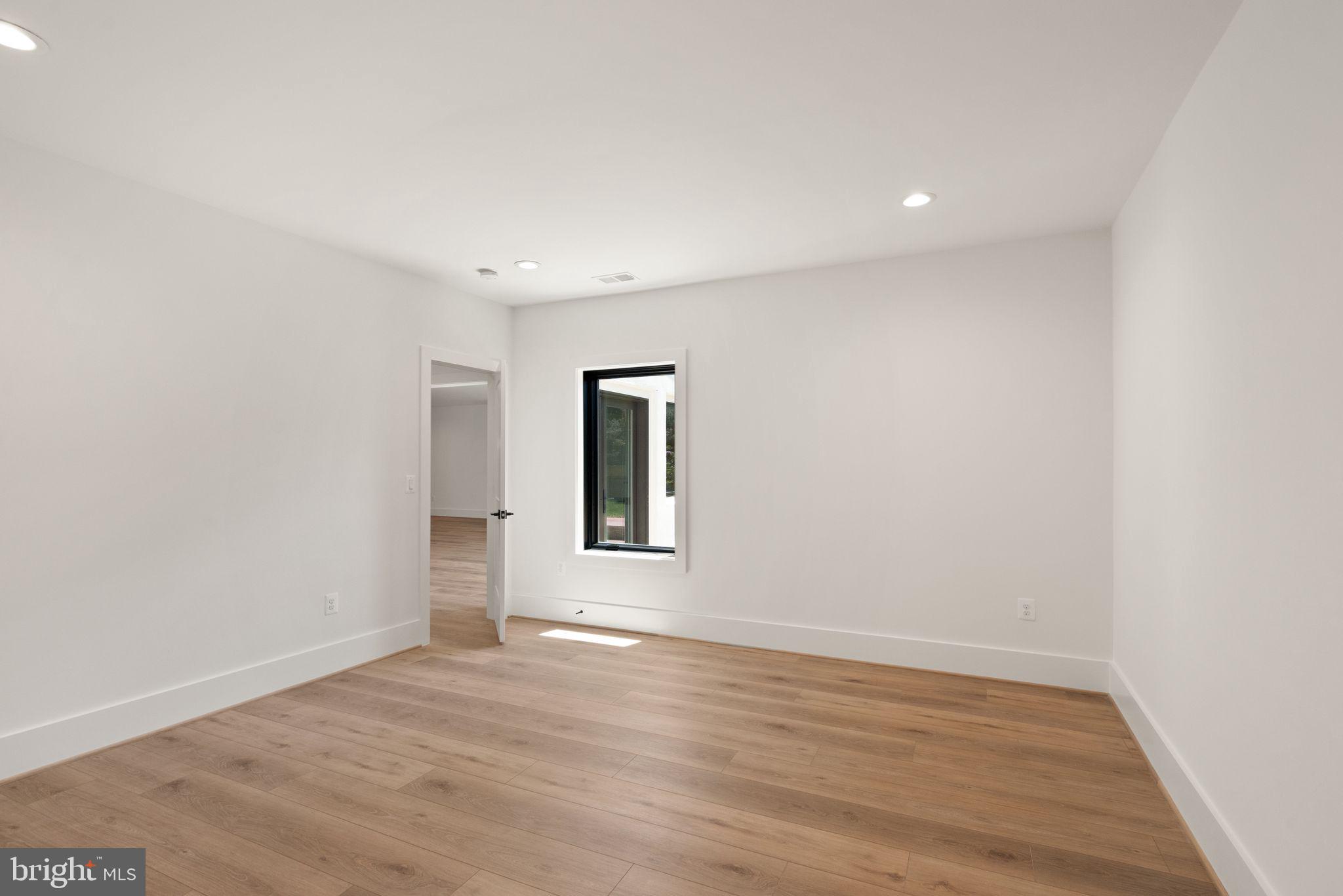 416 Windover AVENUE