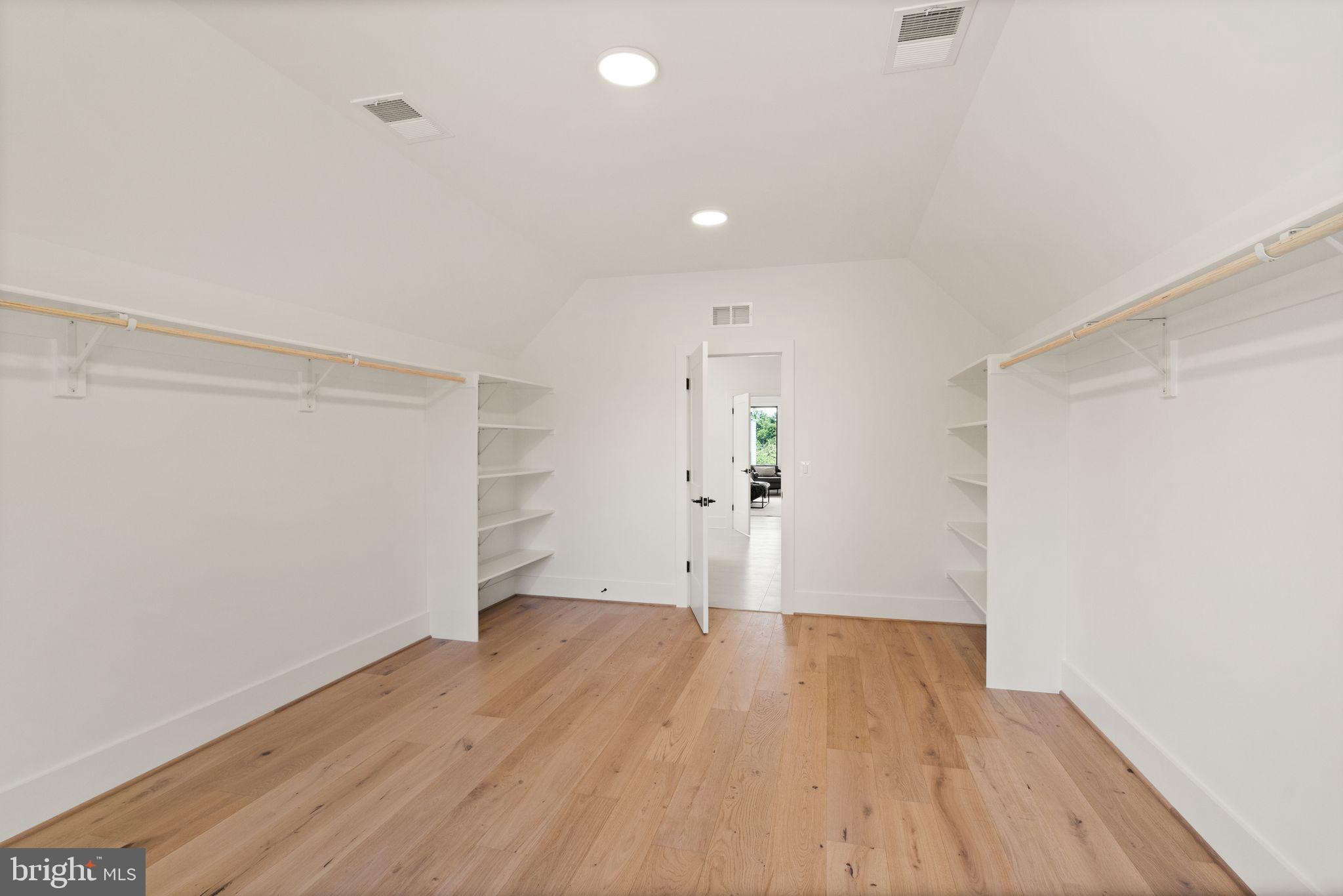 416 Windover AVENUE