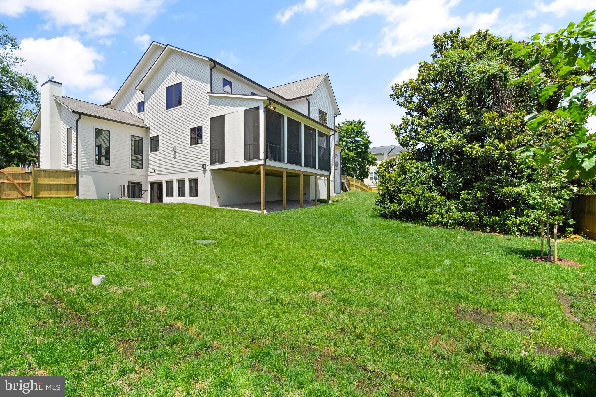 416 Windover AVENUE