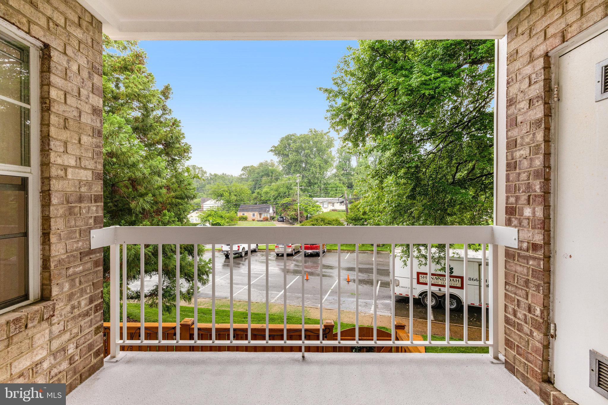 1952 Kennedy Dr #103