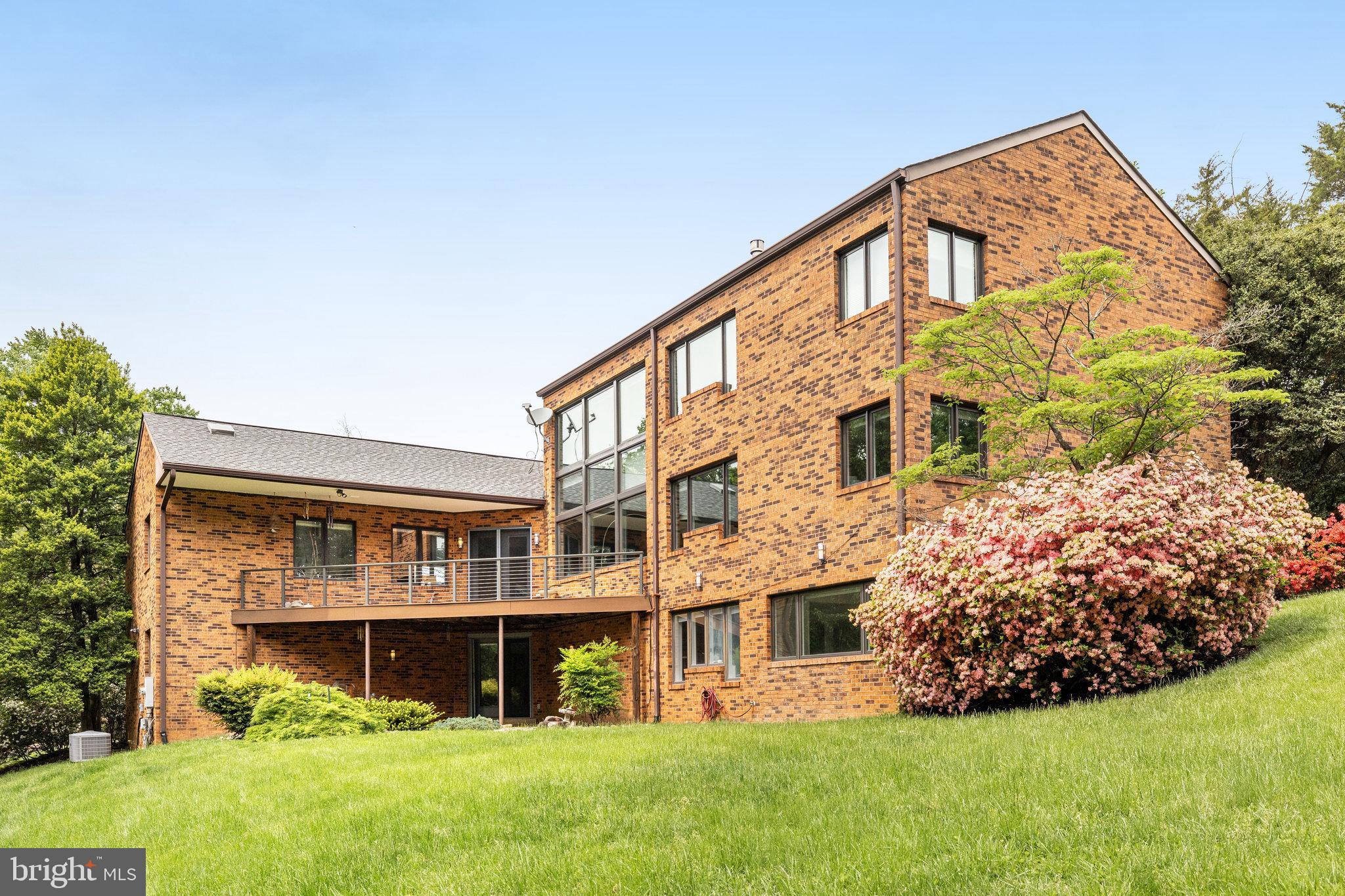 1355 Windy Hill Rd