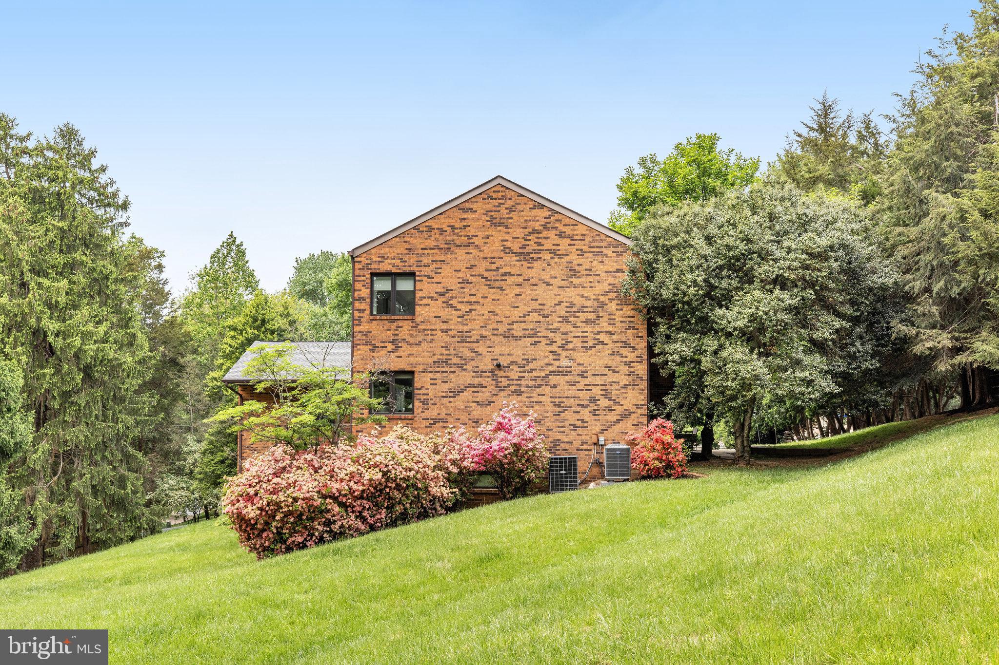 1355 Windy Hill Rd