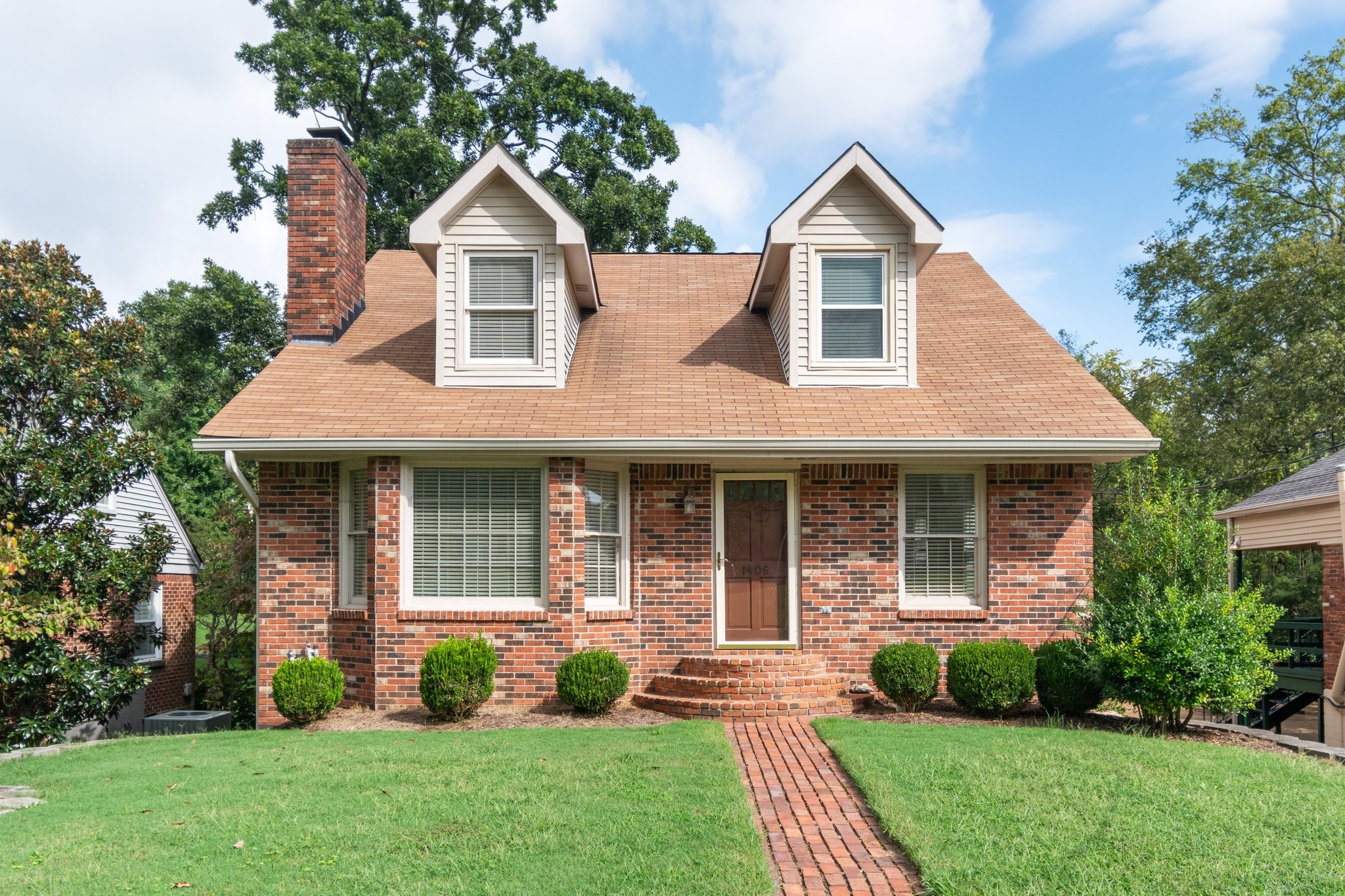 1406 Grandview Dr