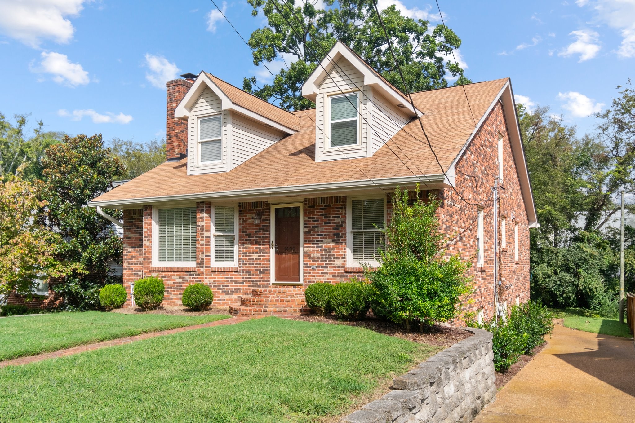 1406 Grandview Dr