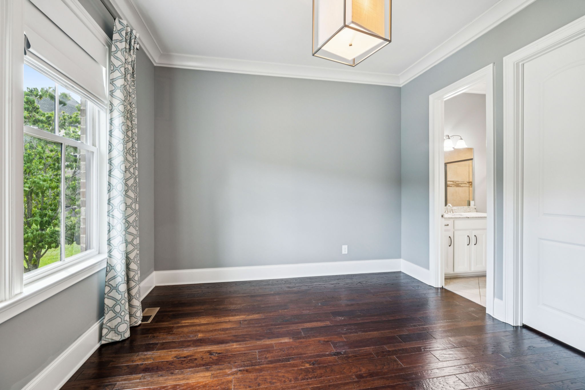 1841 Tiverton Pl