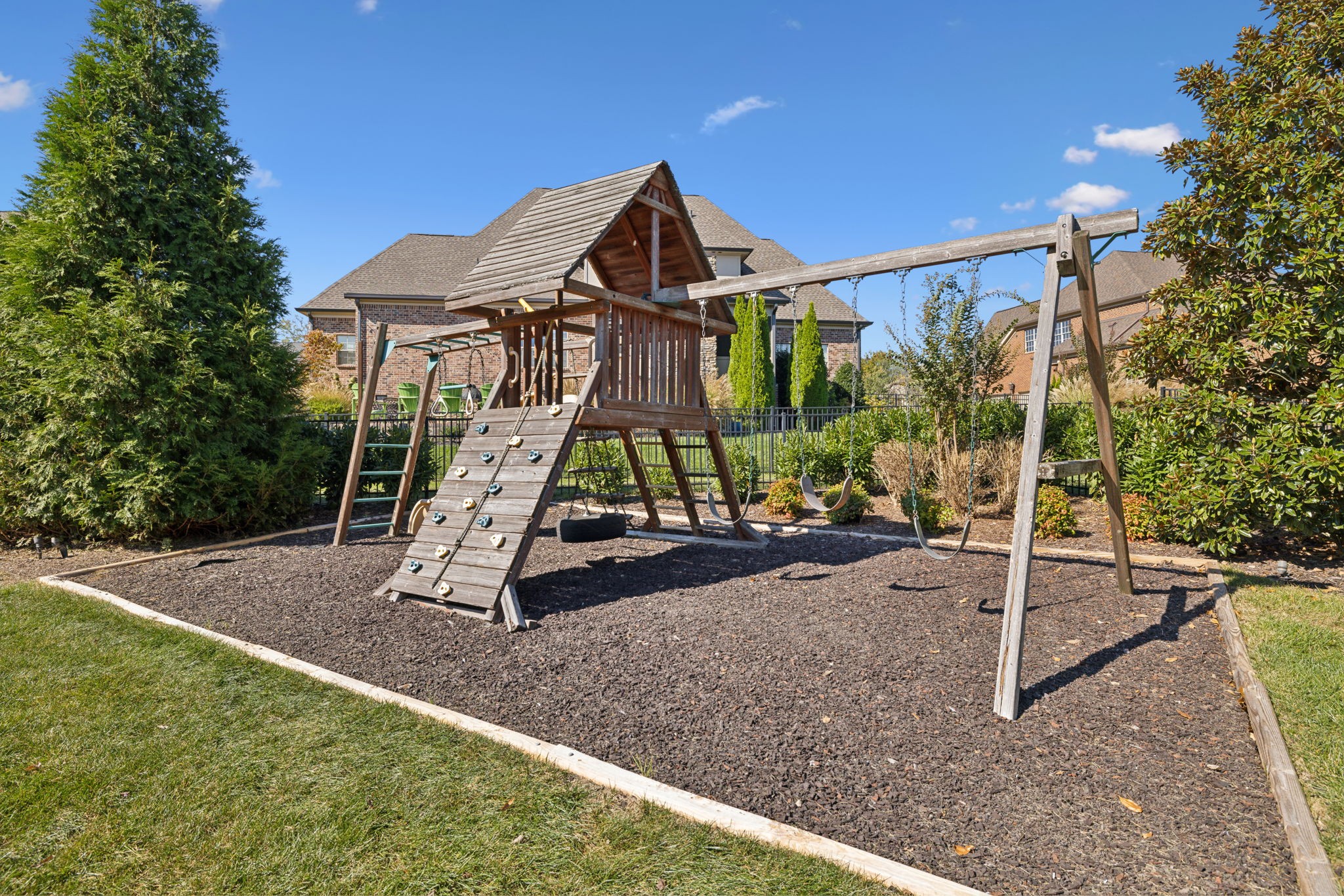 1841 Tiverton Pl
