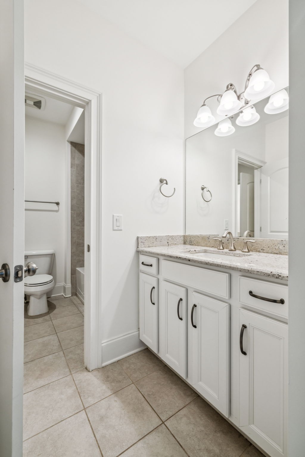 1841 Tiverton Pl