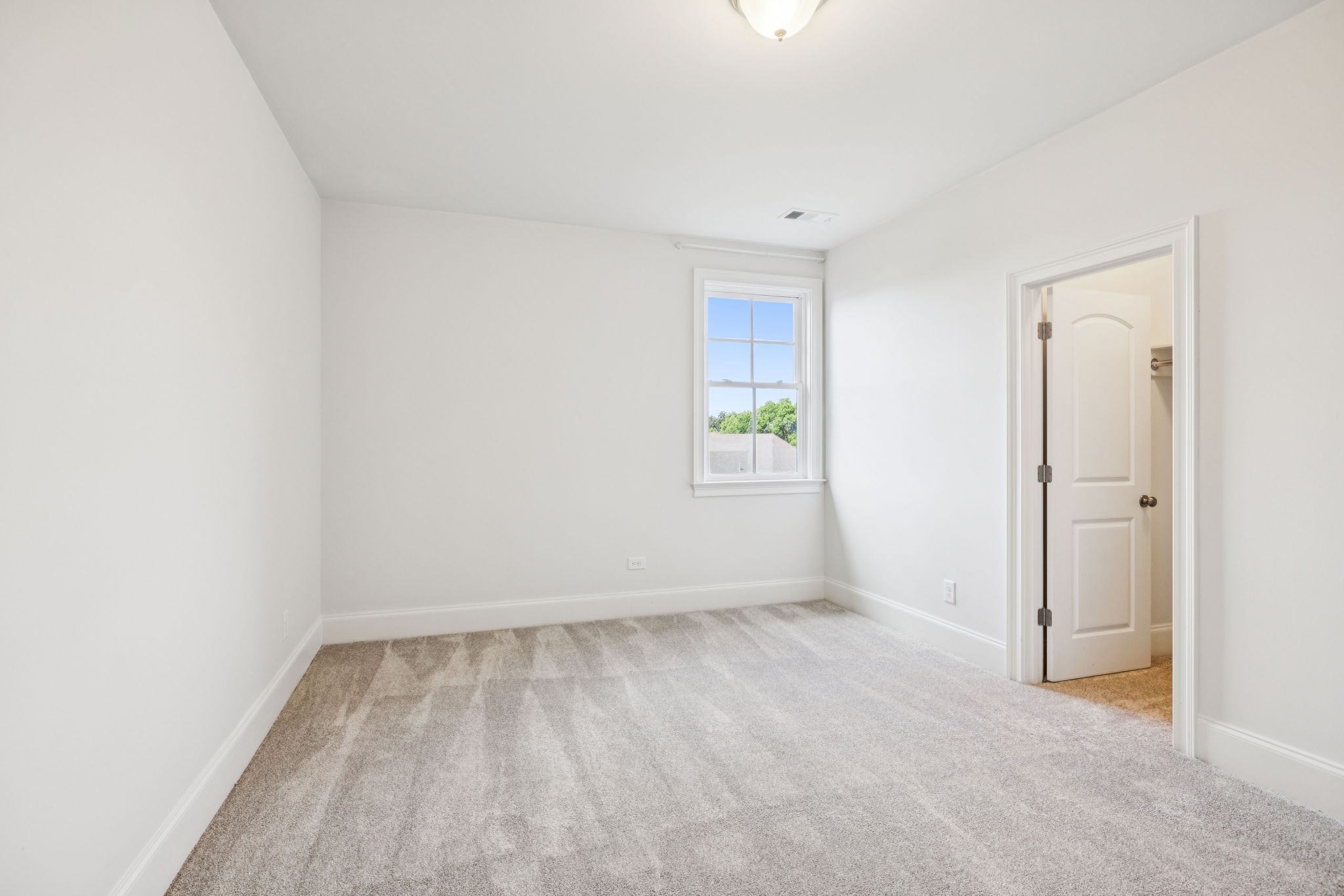 1841 Tiverton Pl