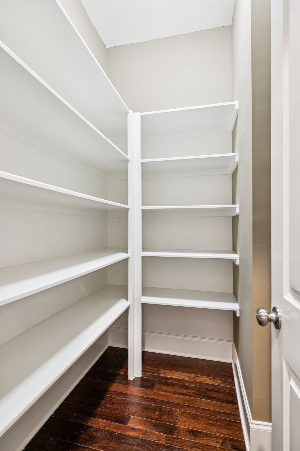 1841 Tiverton Pl