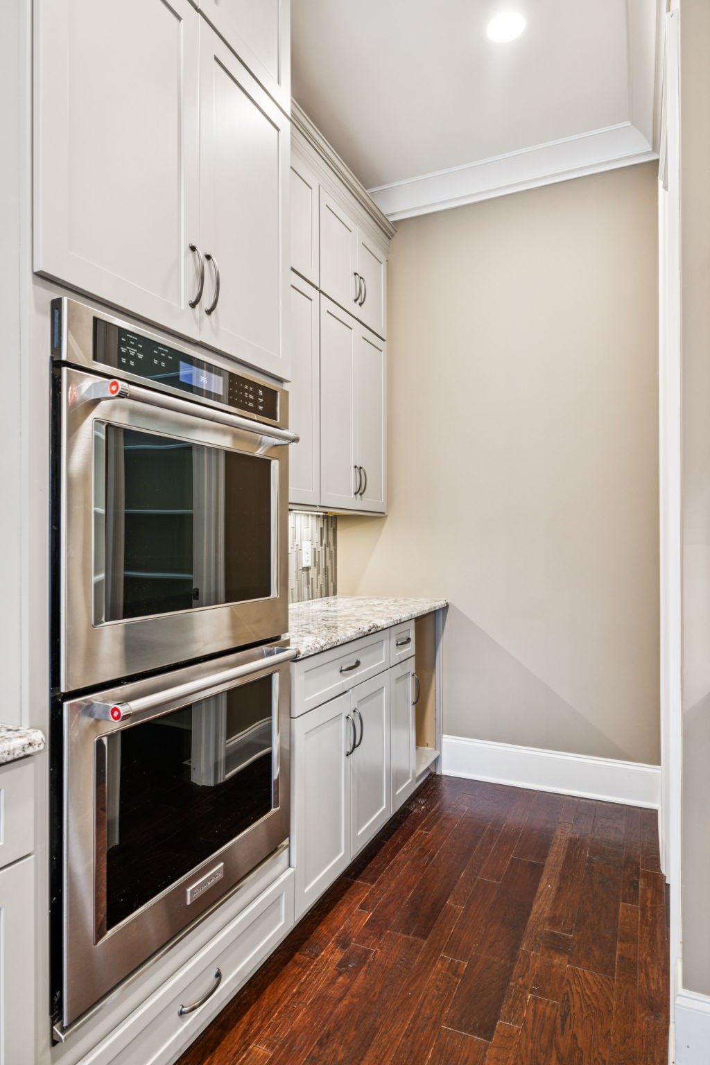 1841 Tiverton Pl