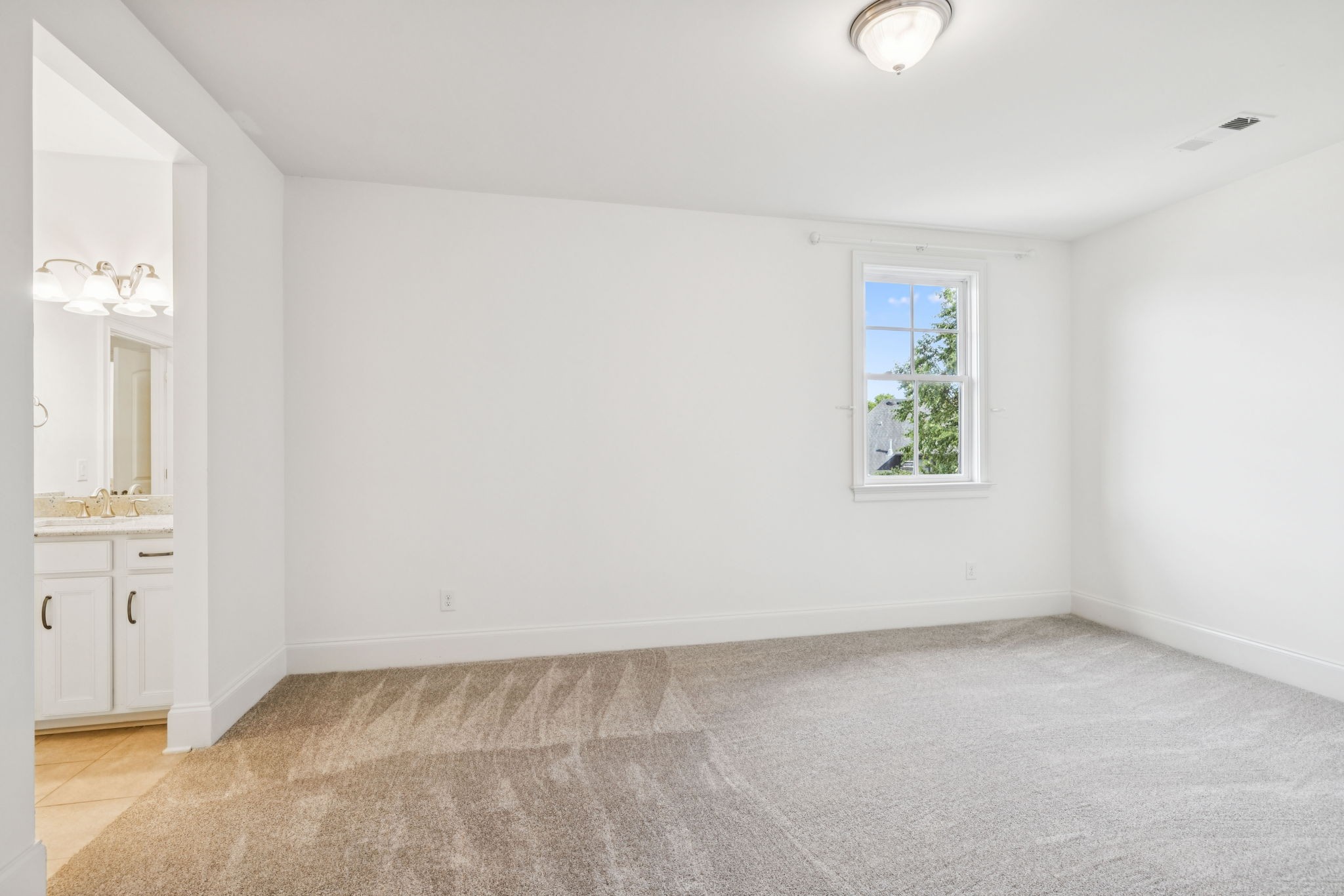 1841 Tiverton Pl