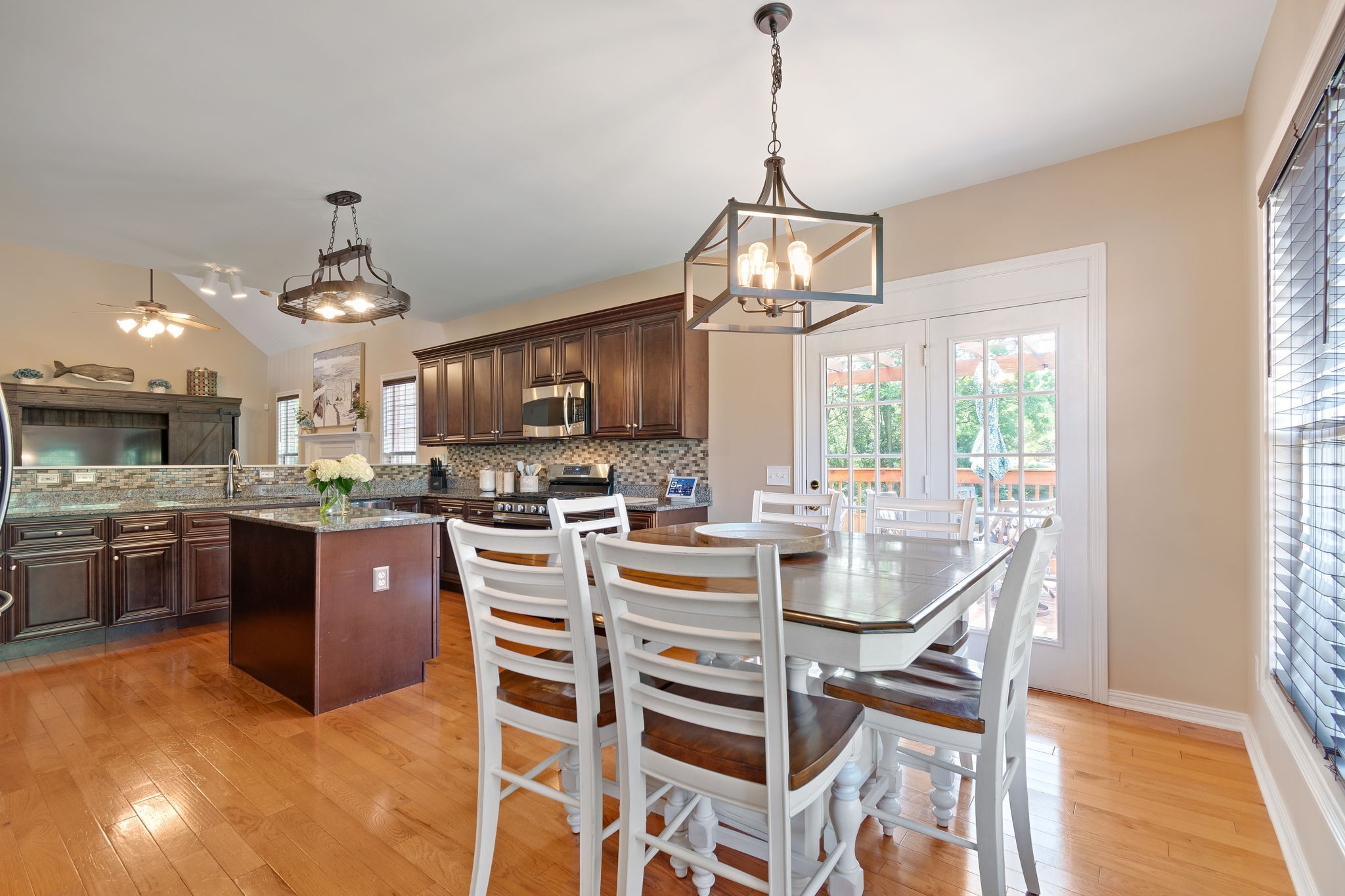5604 Cedar Rock Dr