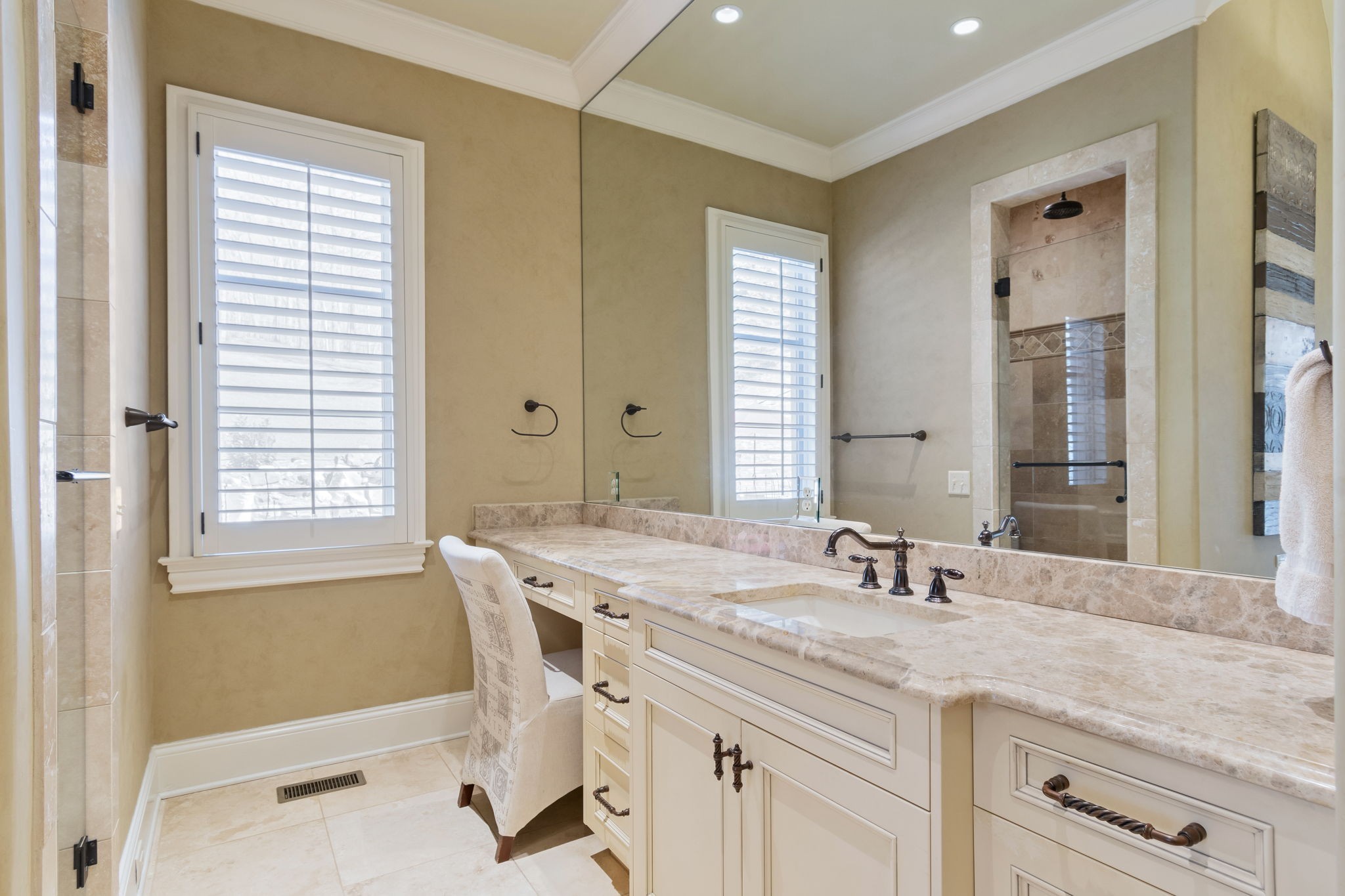 340 White Swans Crossing