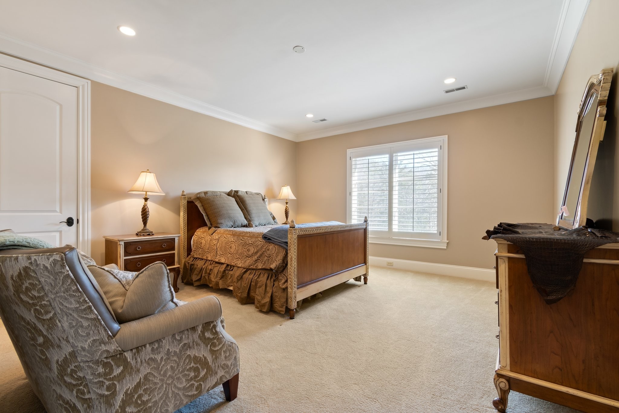 340 White Swans Crossing