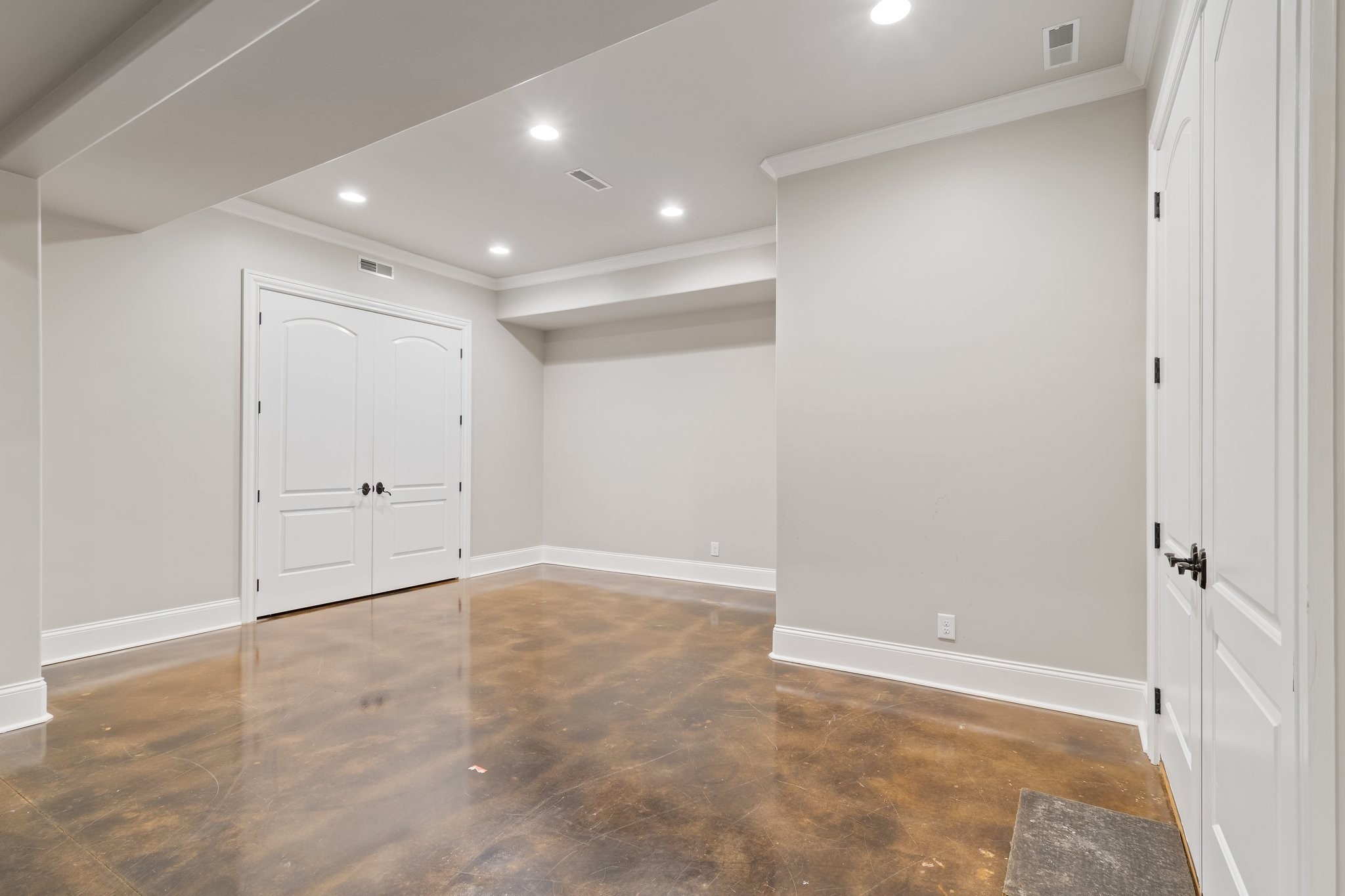 340 White Swans Crossing