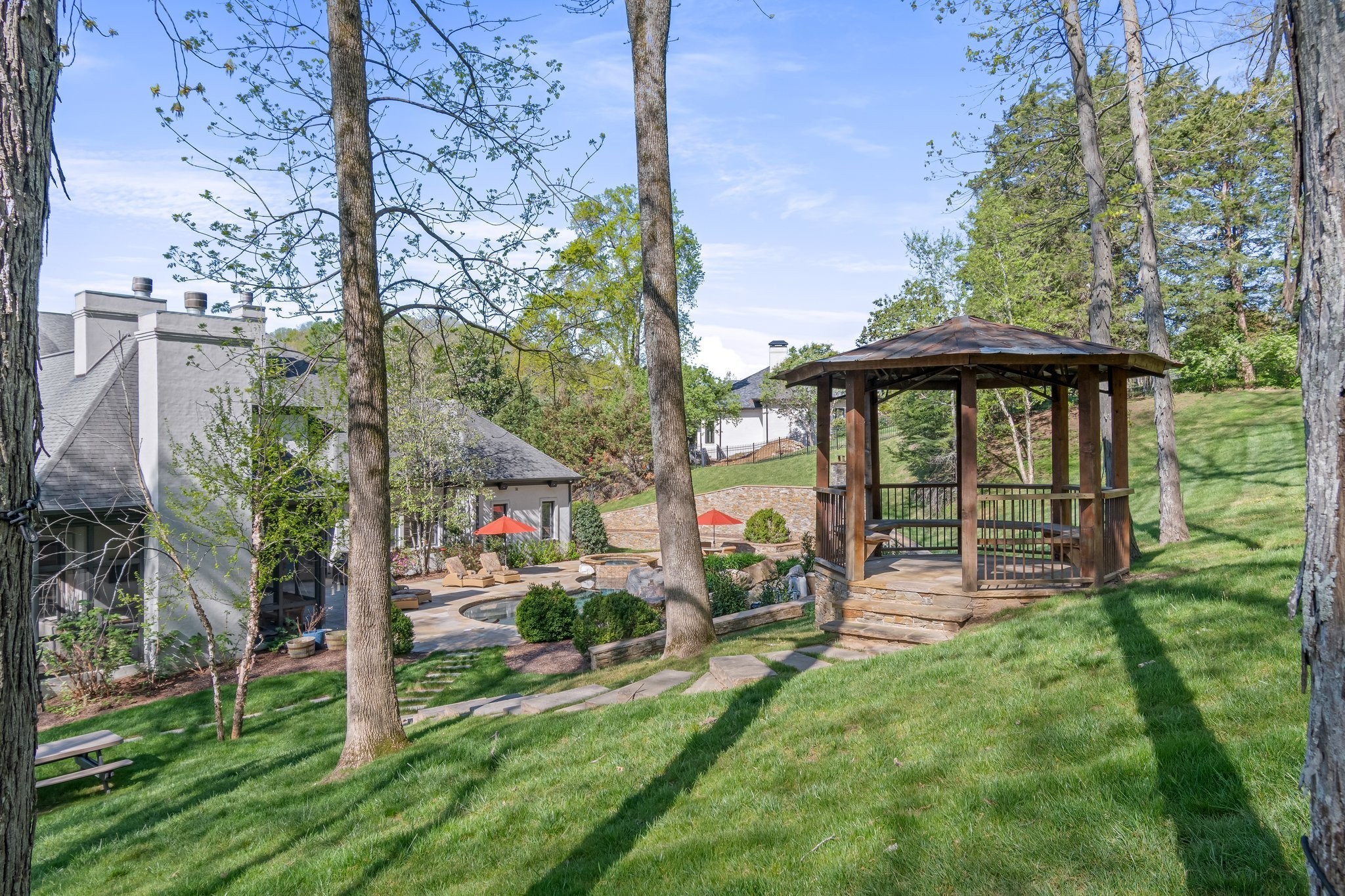 340 White Swans Crossing