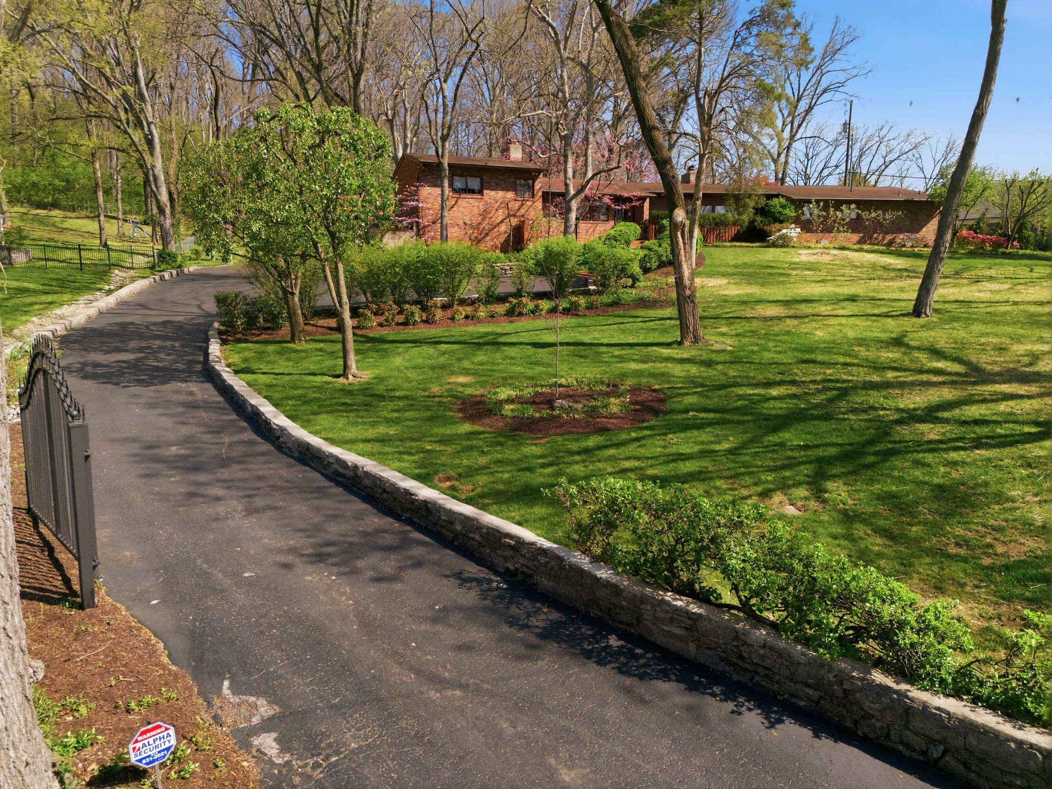 6002 Hickory Valley Rd