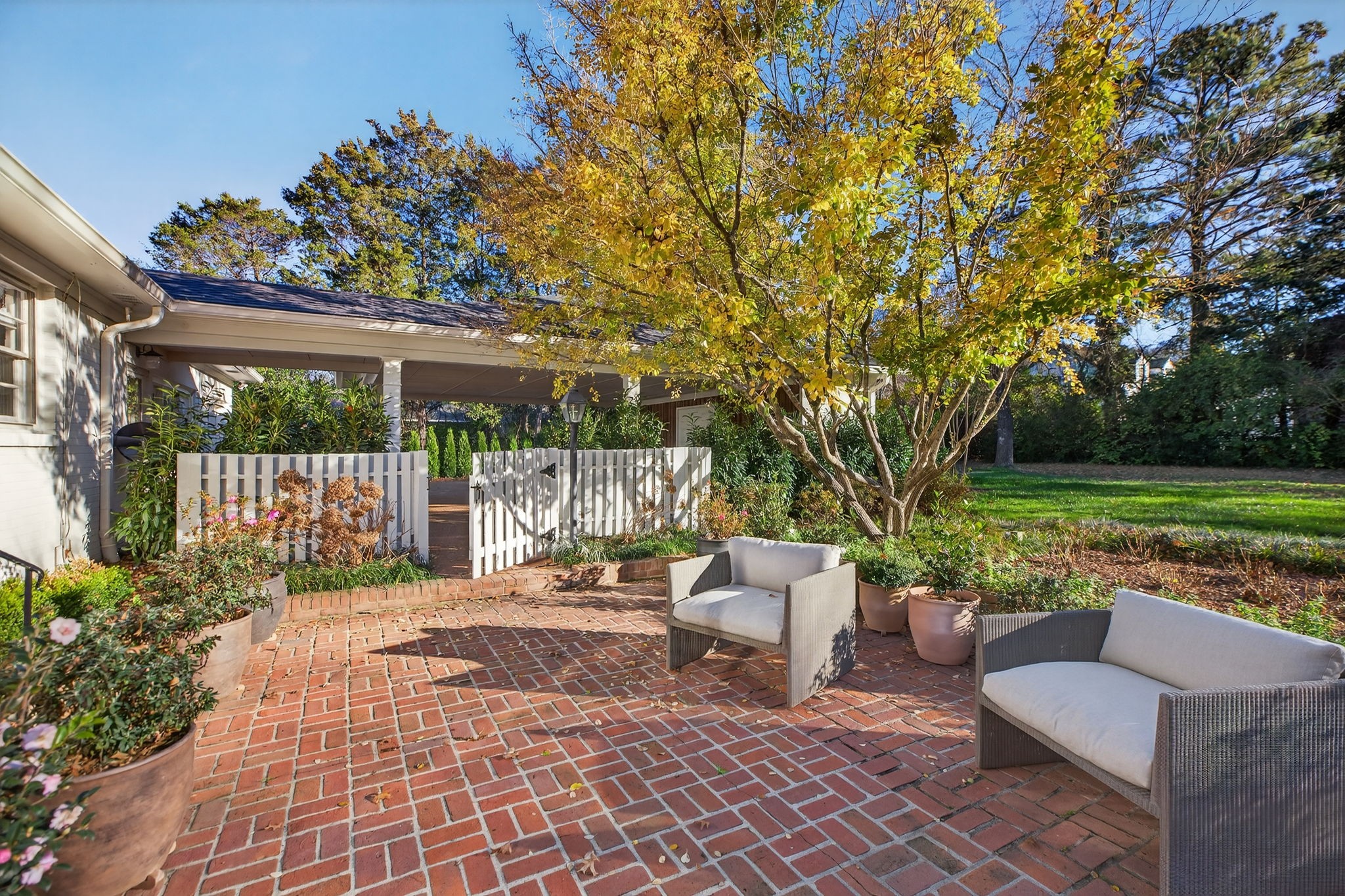 1209 Tyne Blvd
