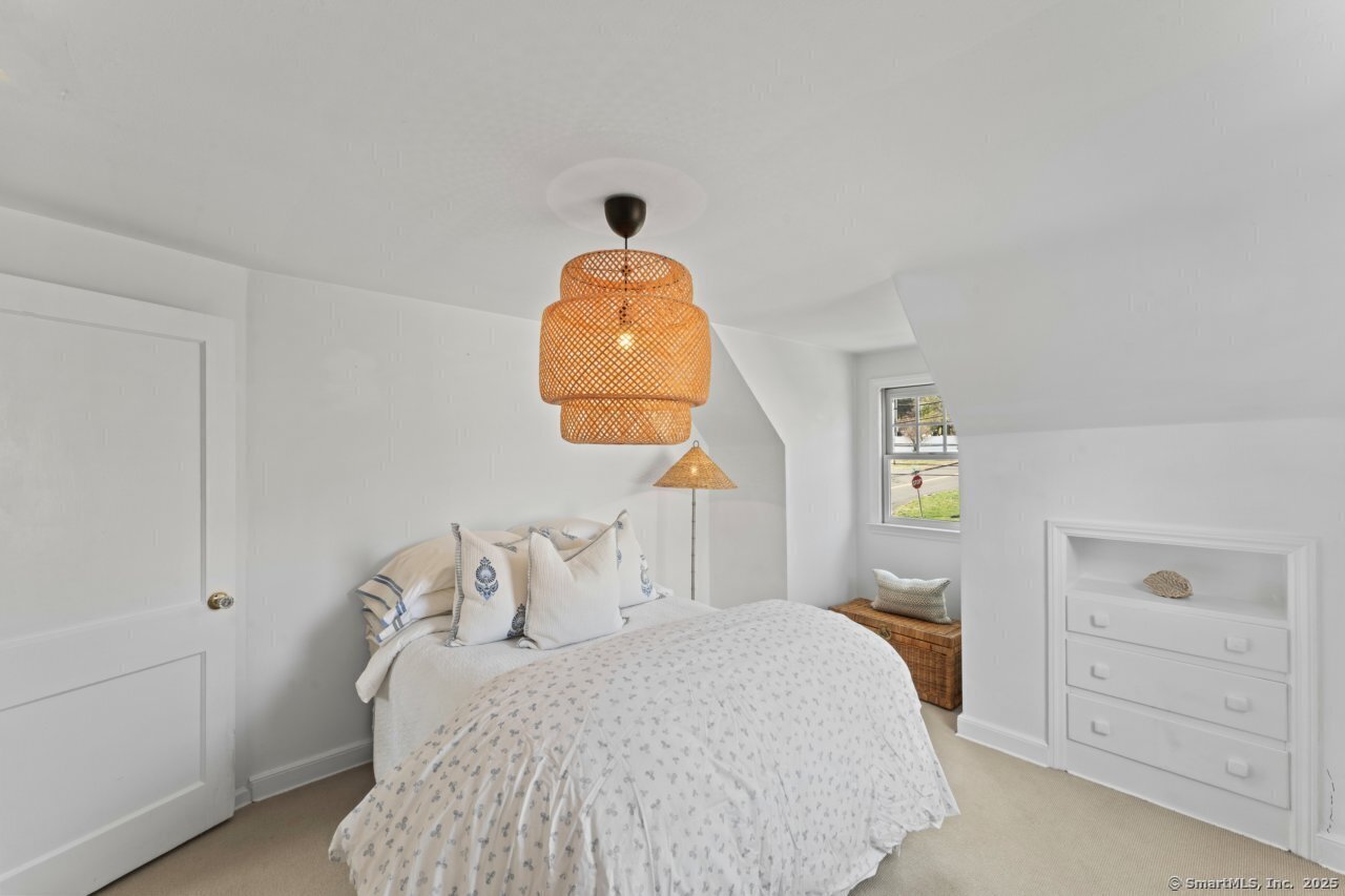 14 Knollwood Drive