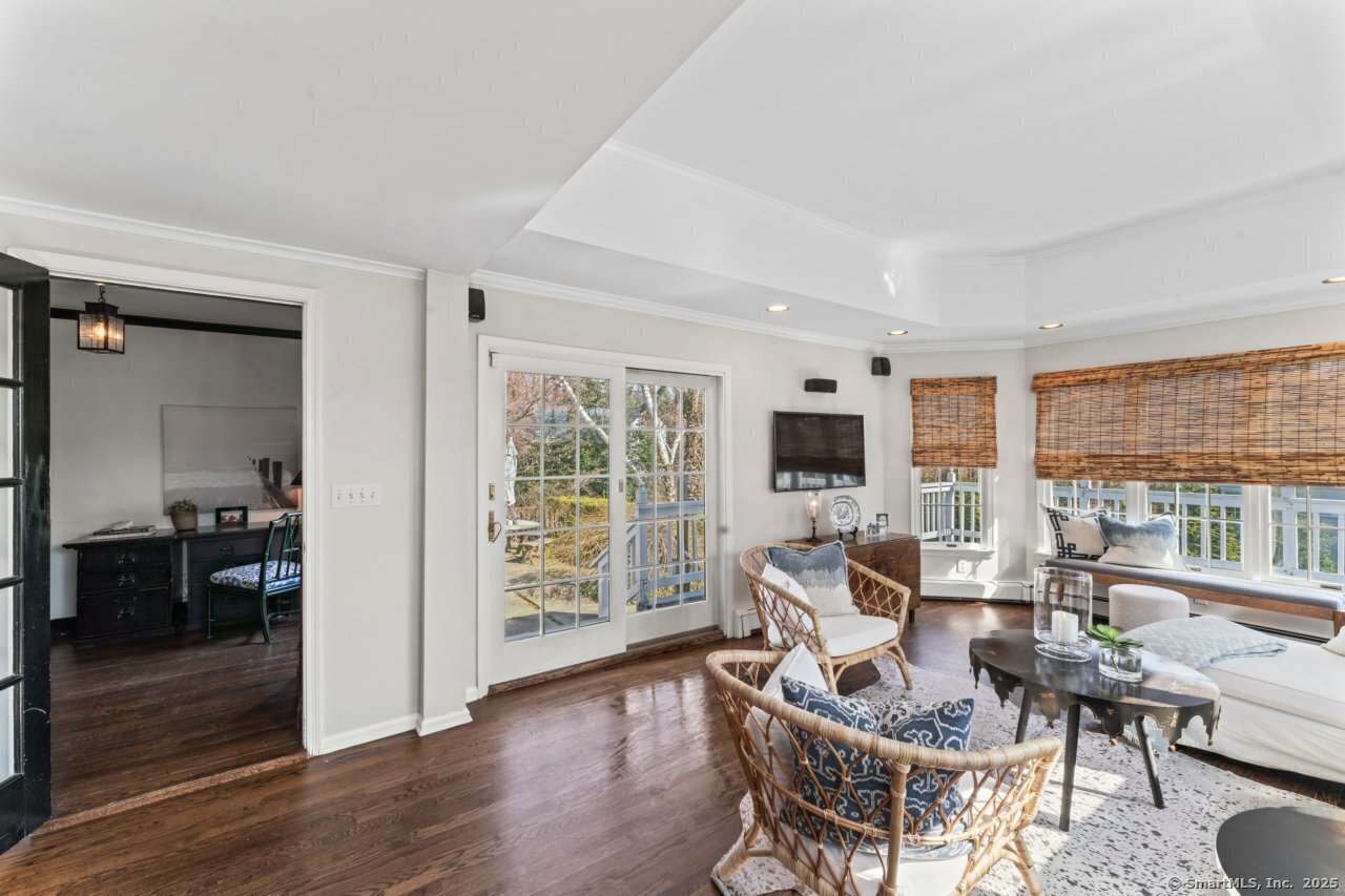 14 Knollwood Drive
