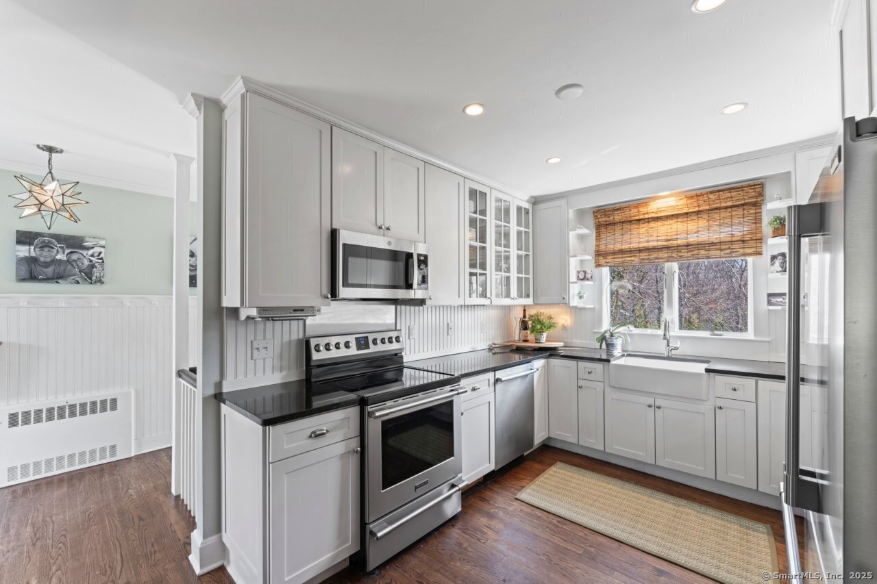 14 Knollwood Drive